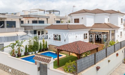 Detached Villa - Rynek wtórny - Montesinos - La Herrada