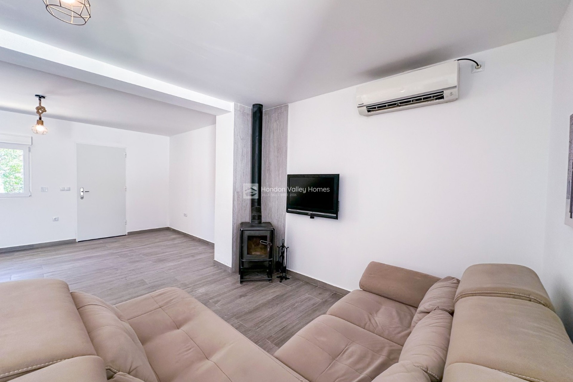 Herverkoop - 3. Semi - Detached Villa - Barbarroja
