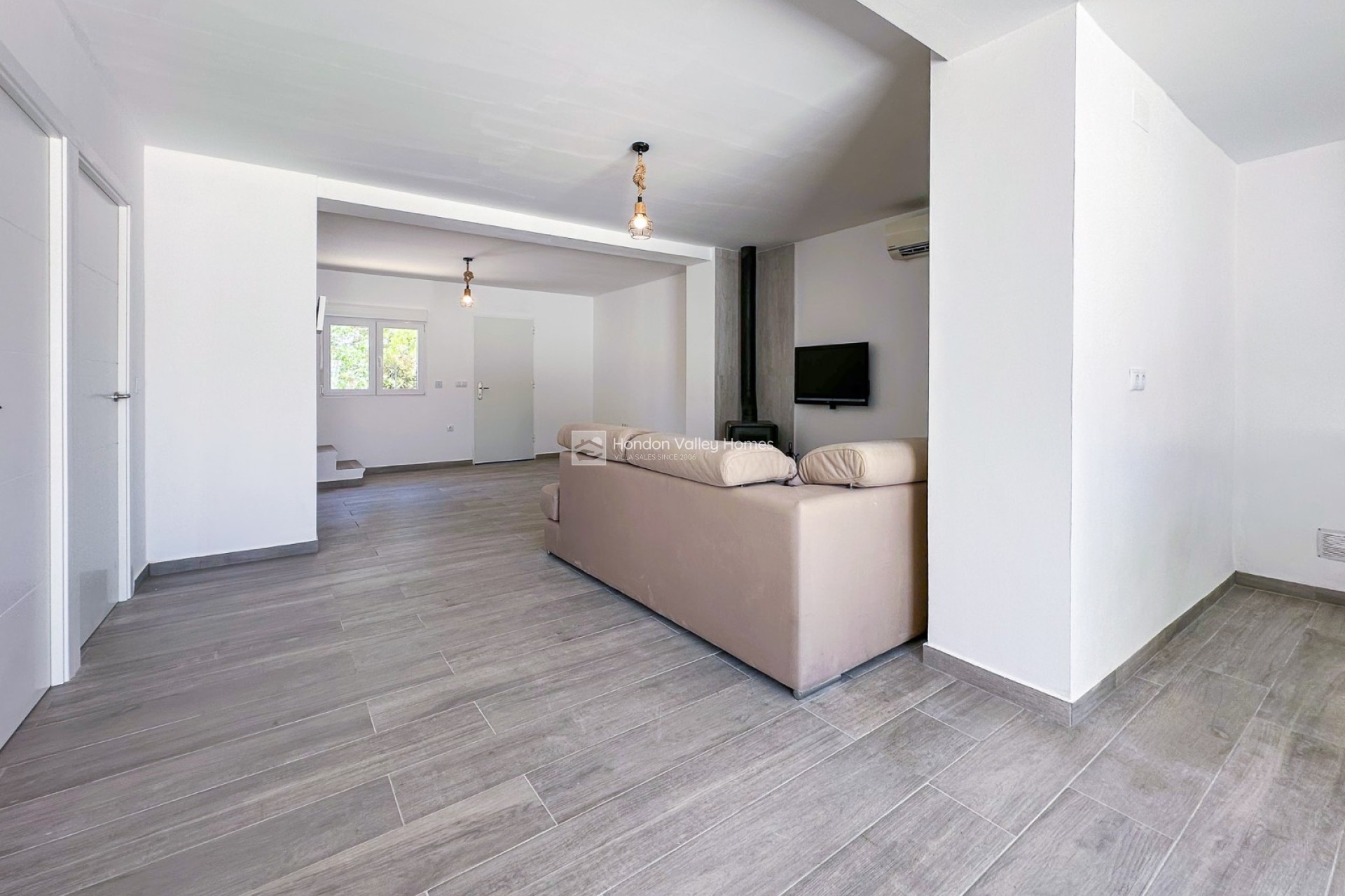 Herverkoop - 3. Semi - Detached Villa - Barbarroja
