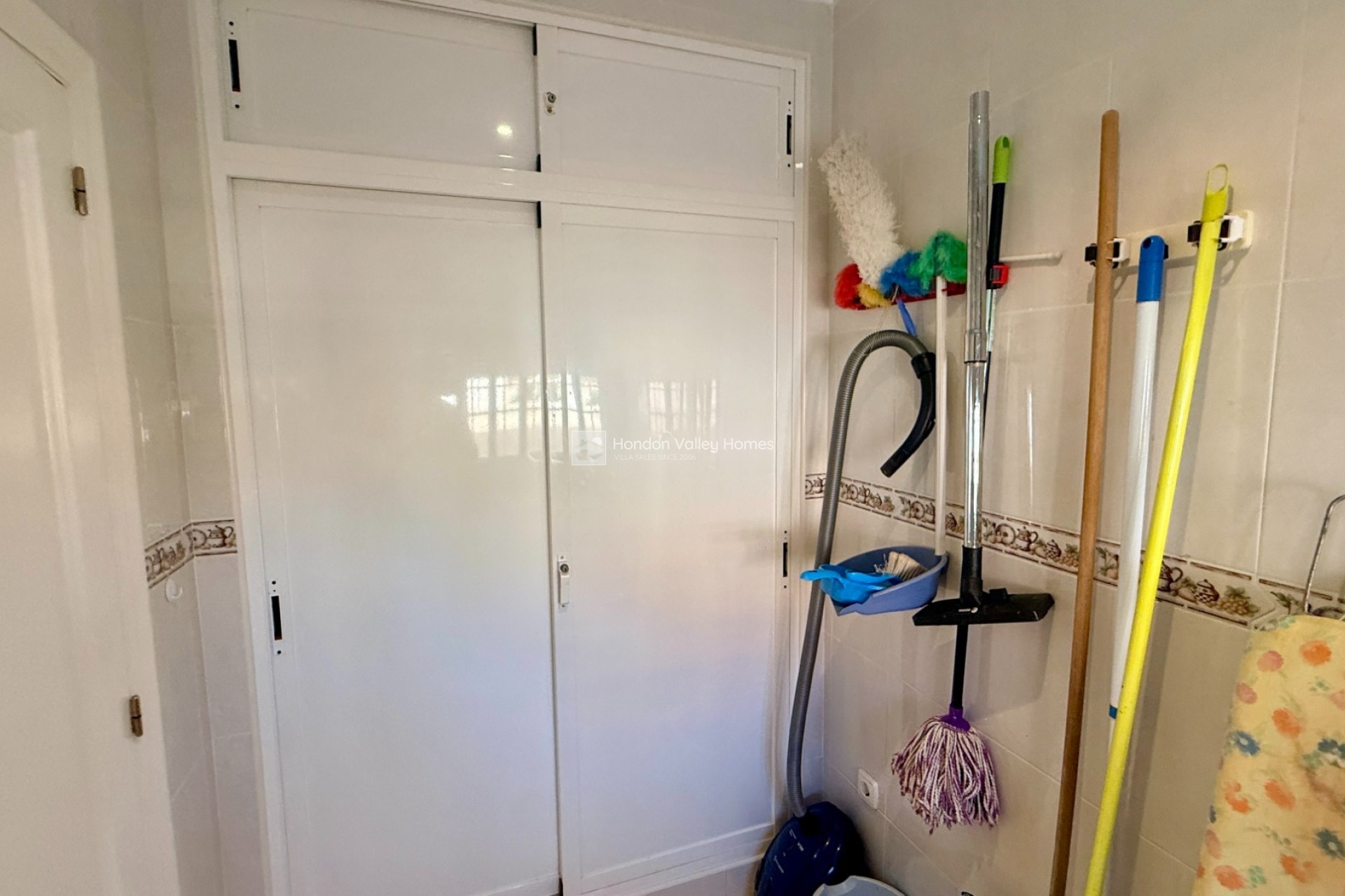 Herverkoop - 4. House - Detached Villa - Hondón de las Nieves