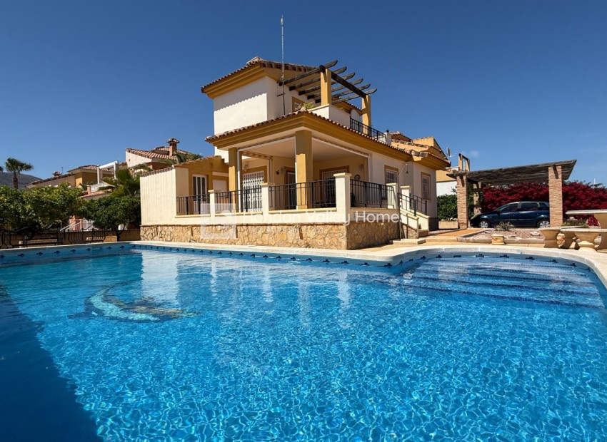 Herverkoop - Detached Villa - Hondón de las Nieves