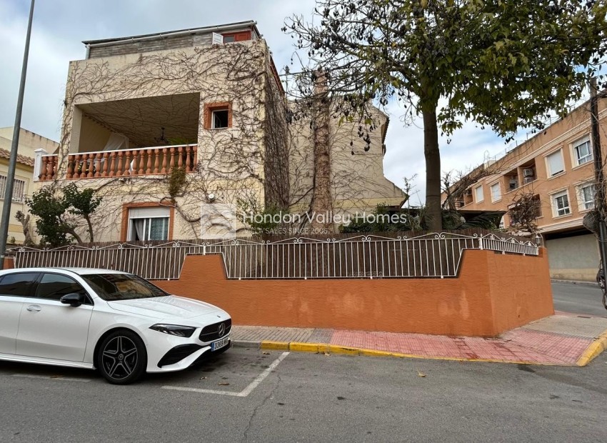 Herverkoop - Detached Villa - Montesinos - Los Montesinos