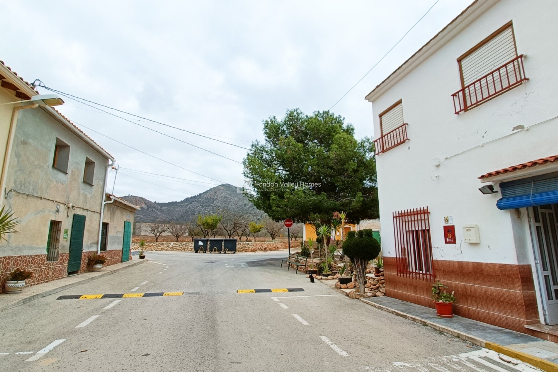 Herverkoop - Town house - Hondón de los Fráiles