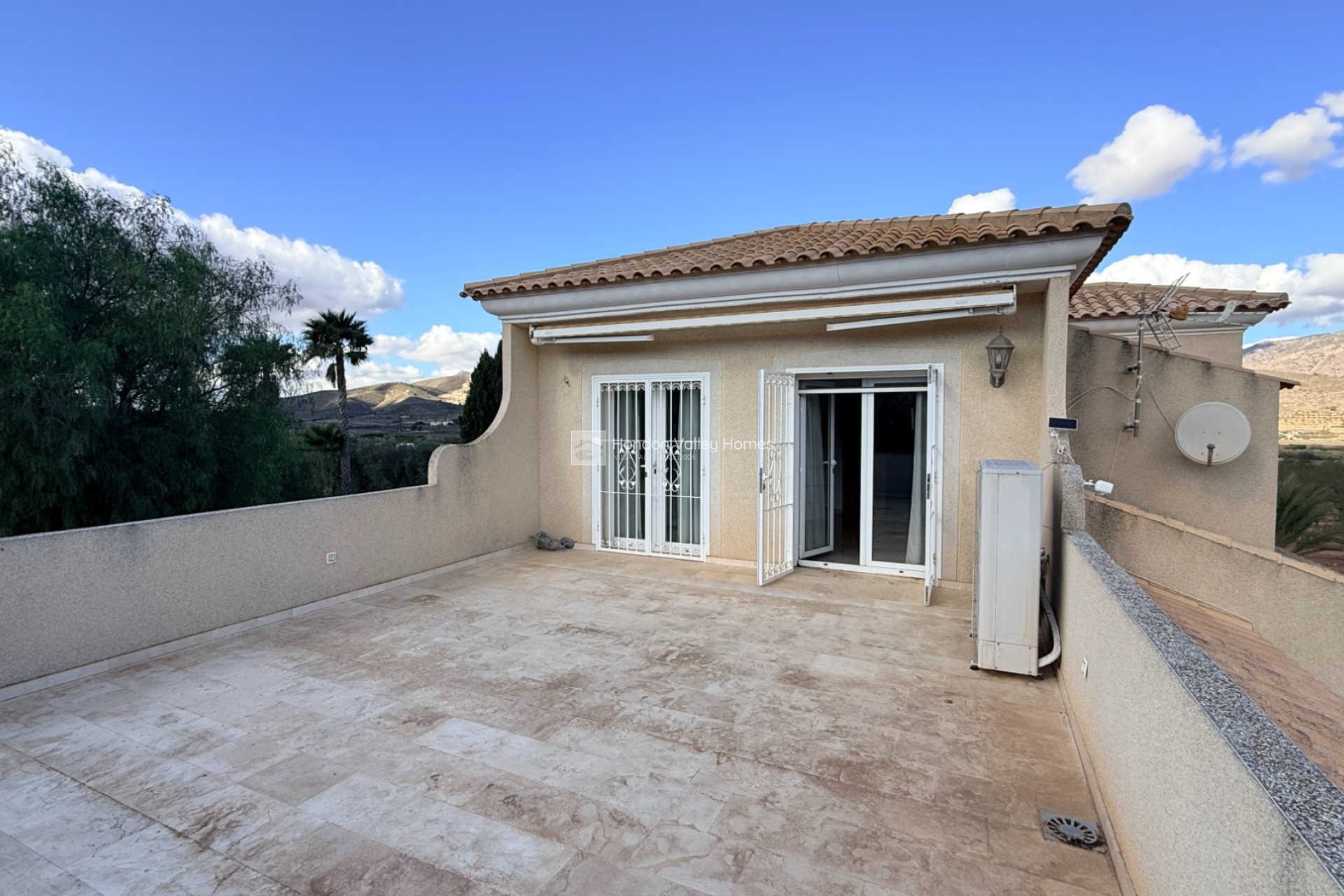 Herverkoop - Villa - Detached - Hondón de las Nieves