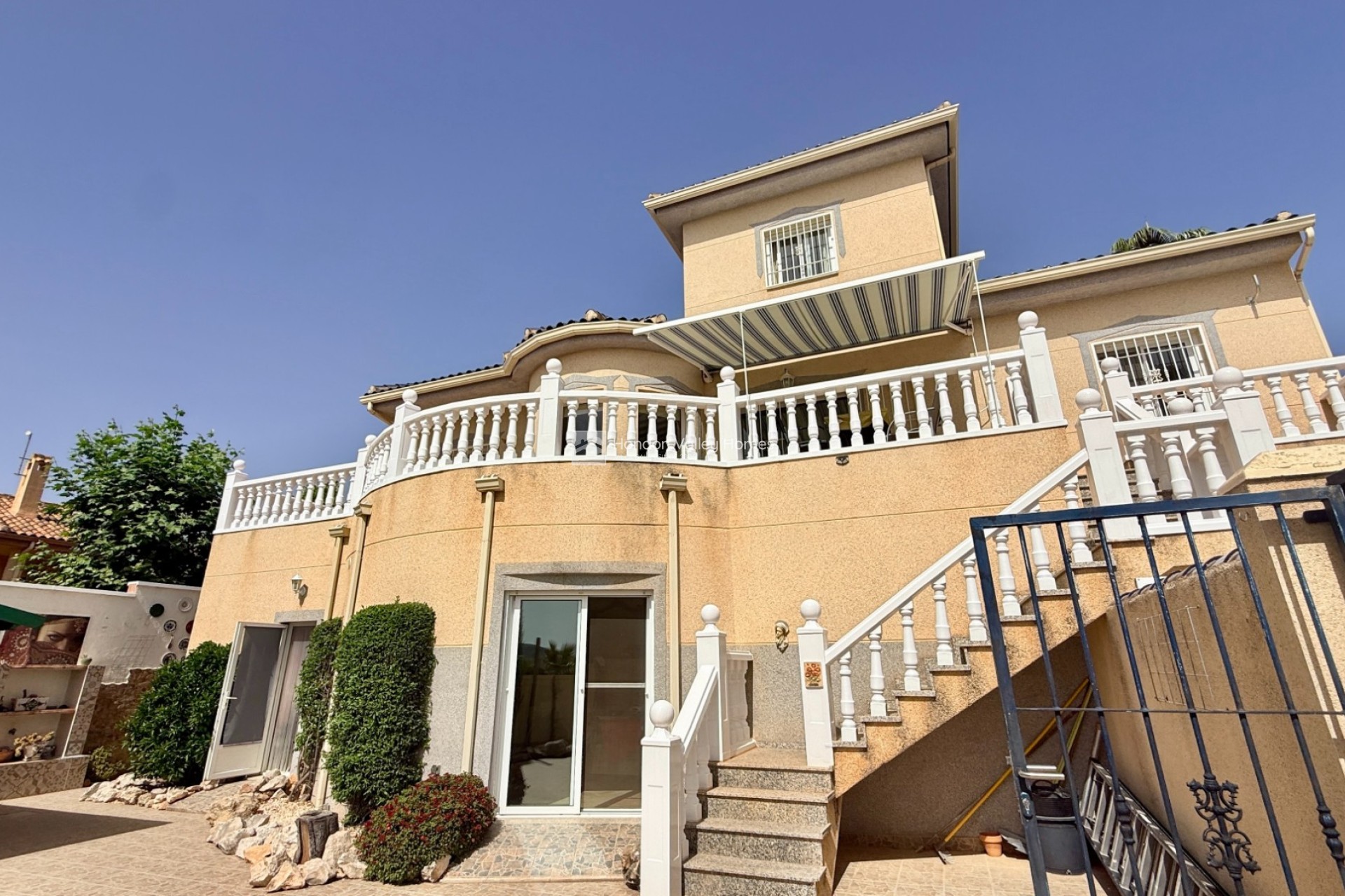 Herverkoop - Villa - Detached - Hondón de las Nieves