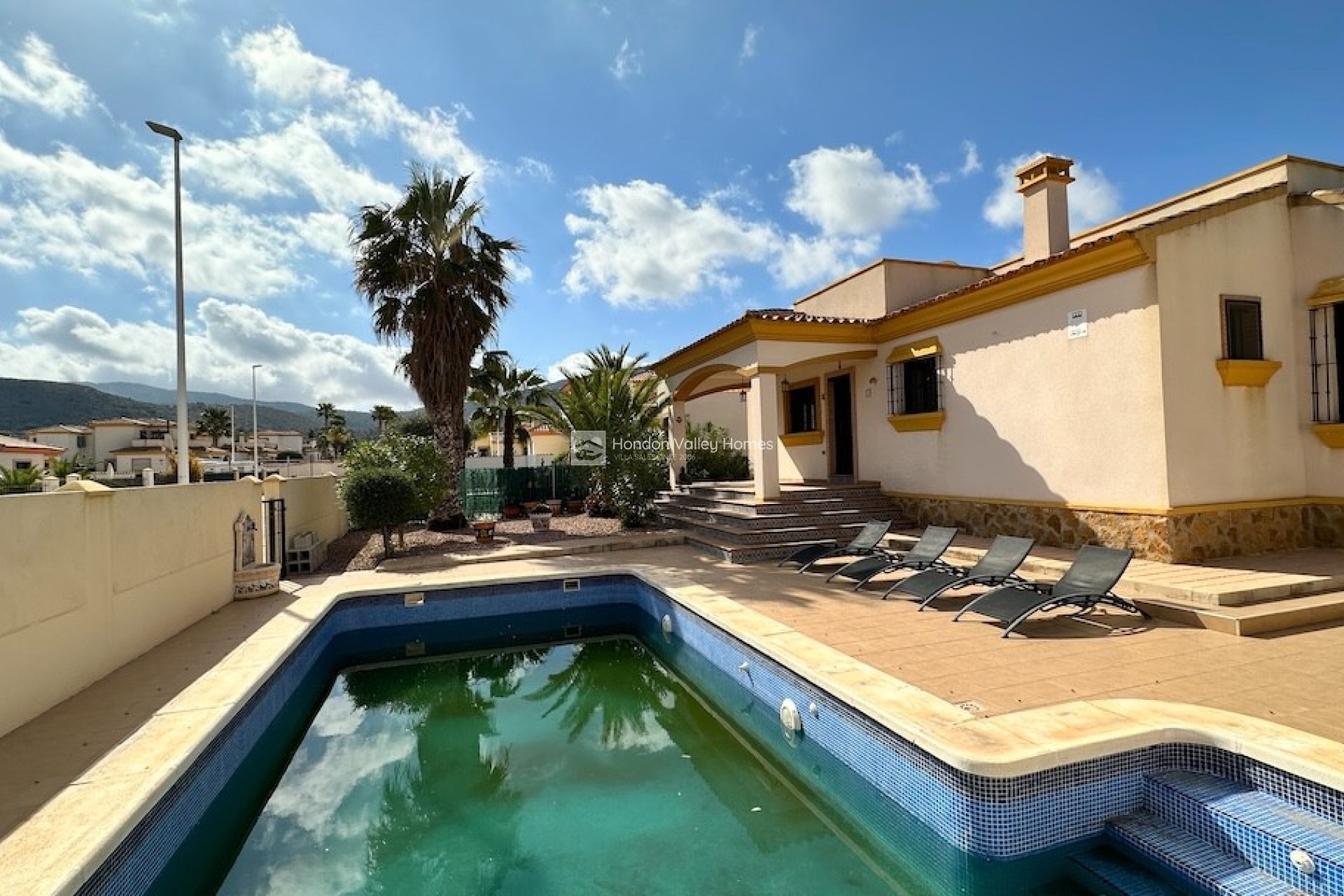 Herverkoop - Villa - HONDON DE LAS NIEVES - La Montanosa