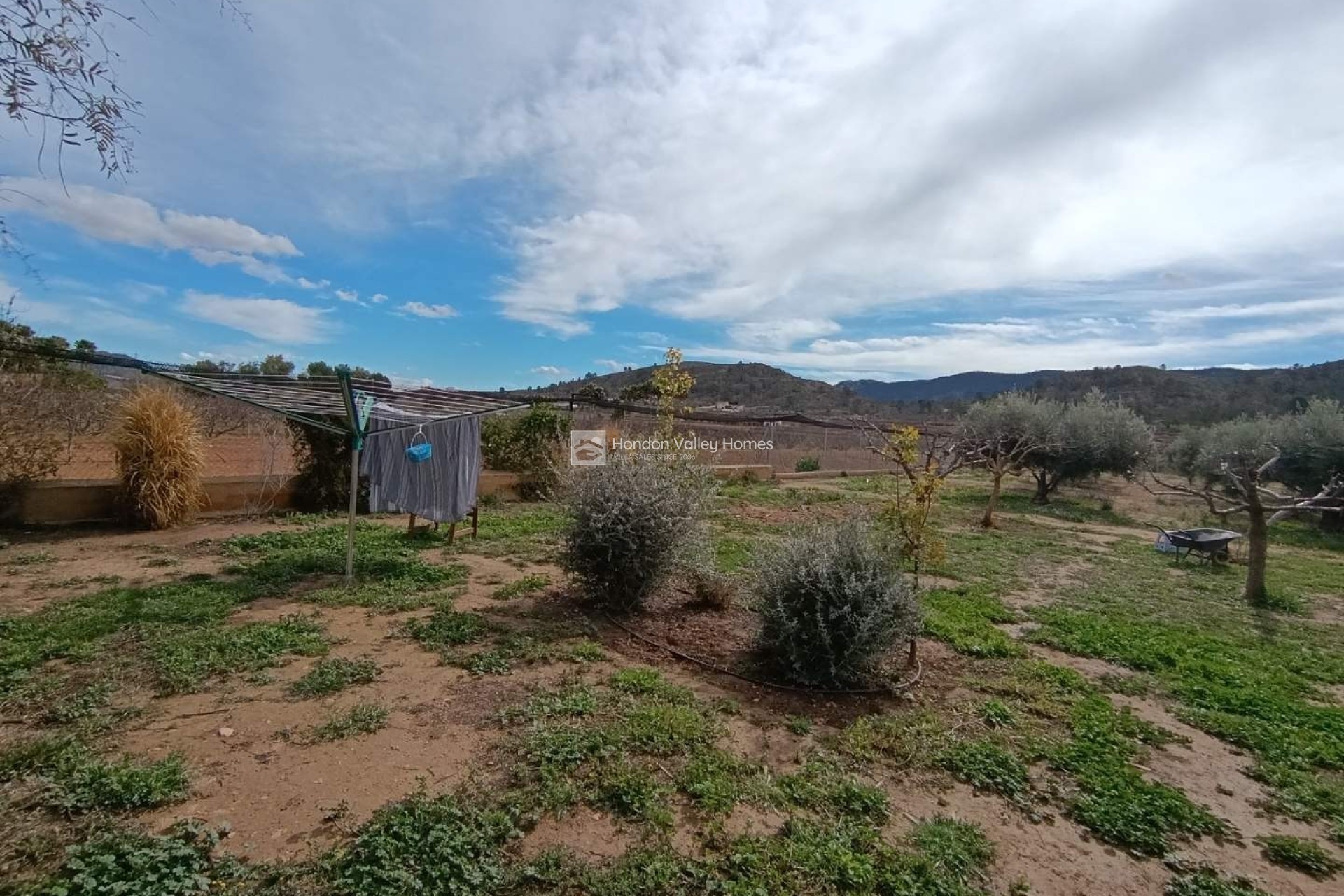 Herverkoop - Villa - Hondón de las Nieves