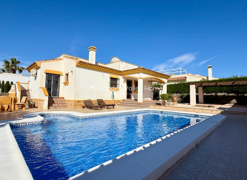 Herverkoop - Villa - Hondón de las Nieves