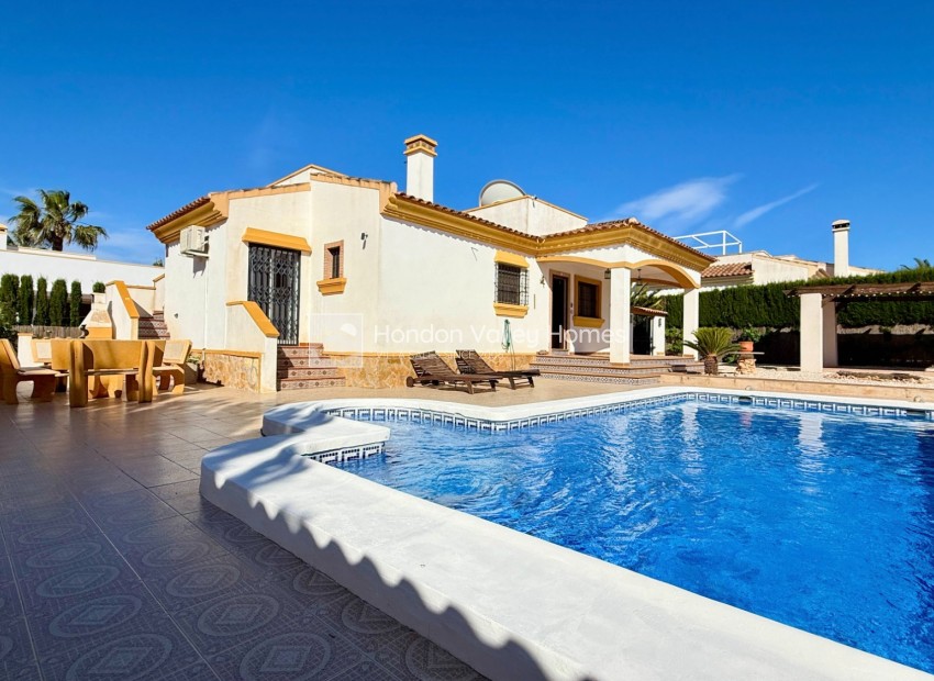 Herverkoop - Villa - Hondón de las Nieves