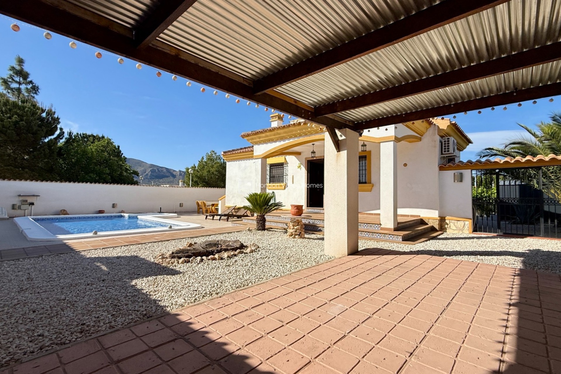 Herverkoop - Villa - Hondón de las Nieves