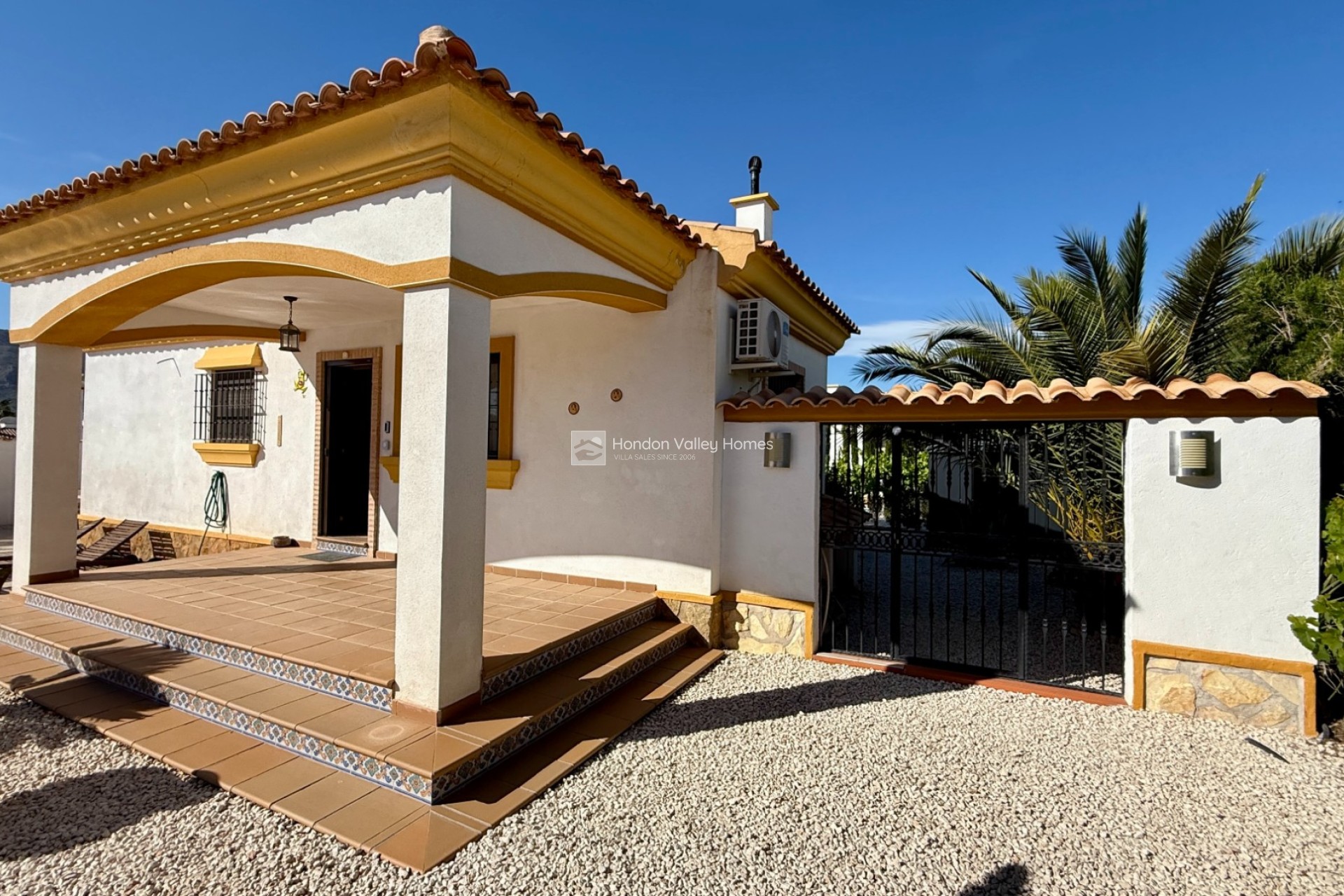 Herverkoop - Villa - Hondón de las Nieves