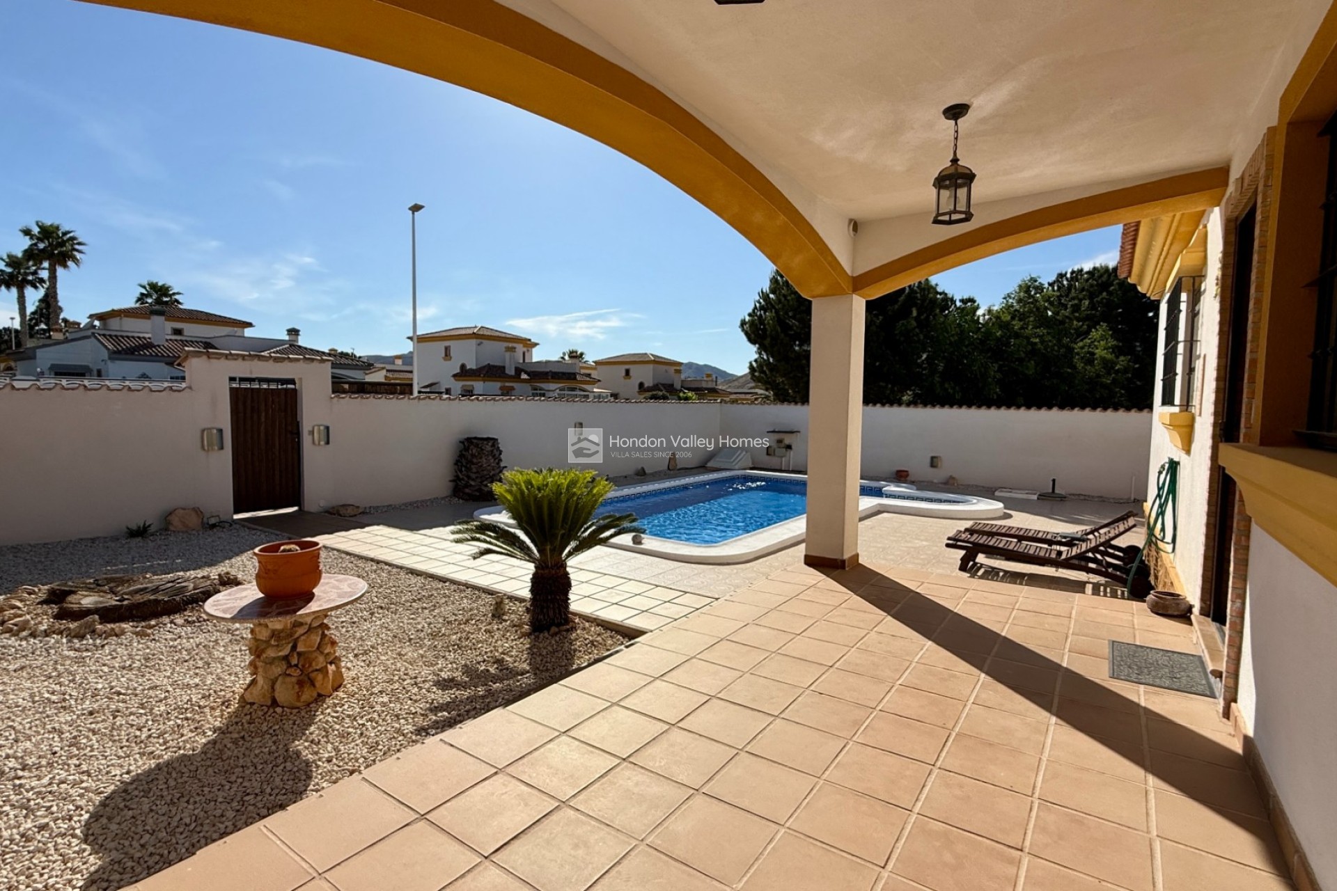 Herverkoop - Villa - Hondón de las Nieves