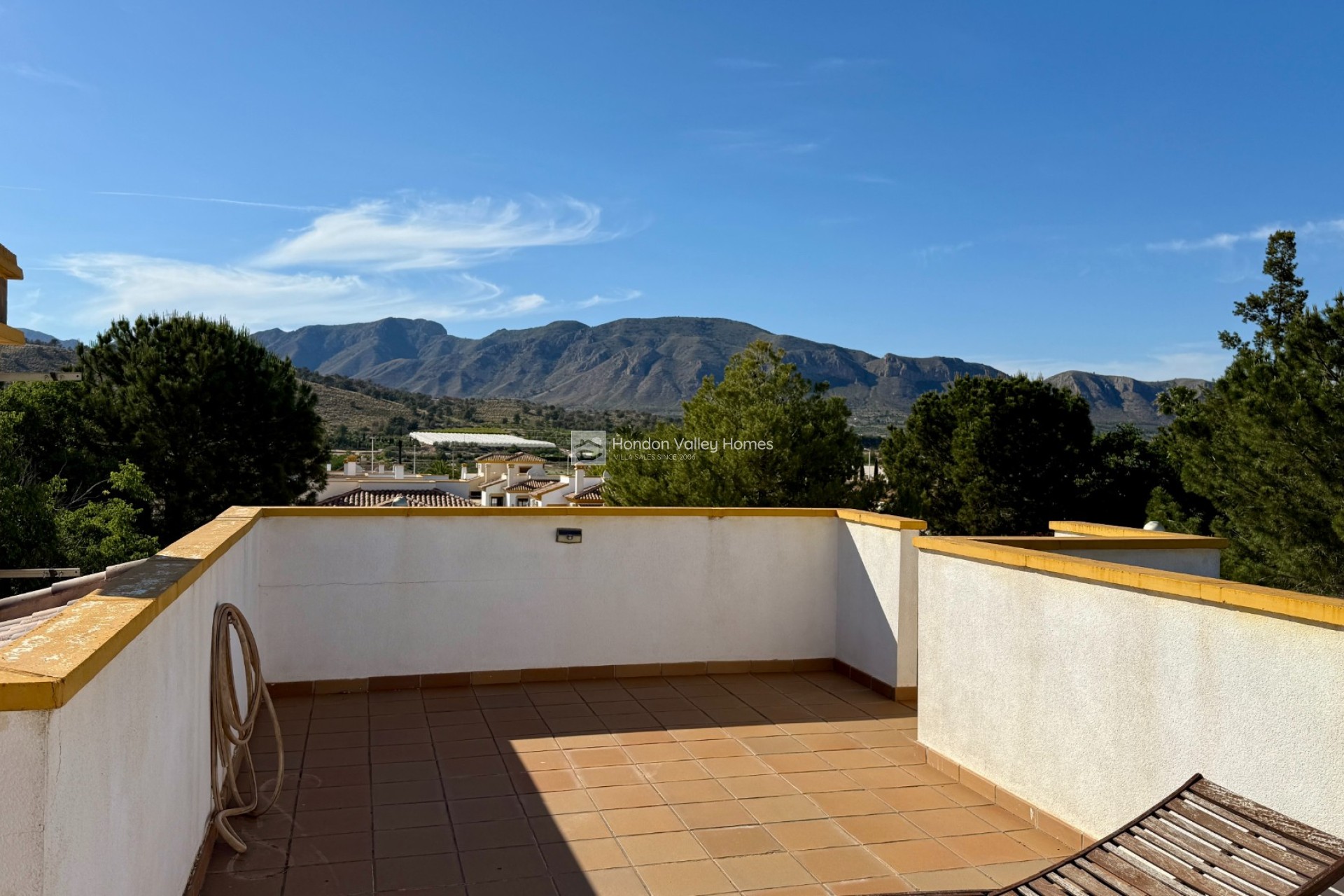 Herverkoop - Villa - Hondón de las Nieves