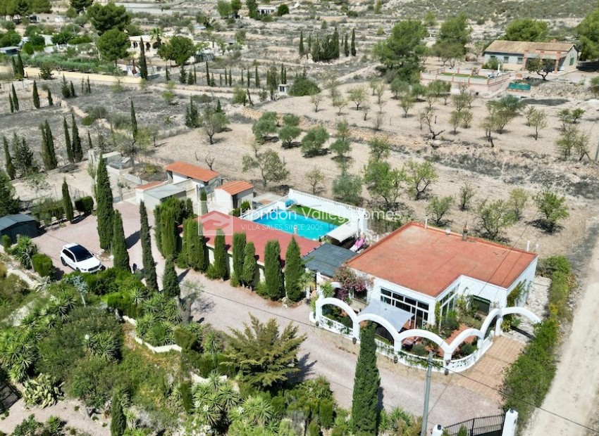 Herverkoop - Villa - Hondón de las Nieves