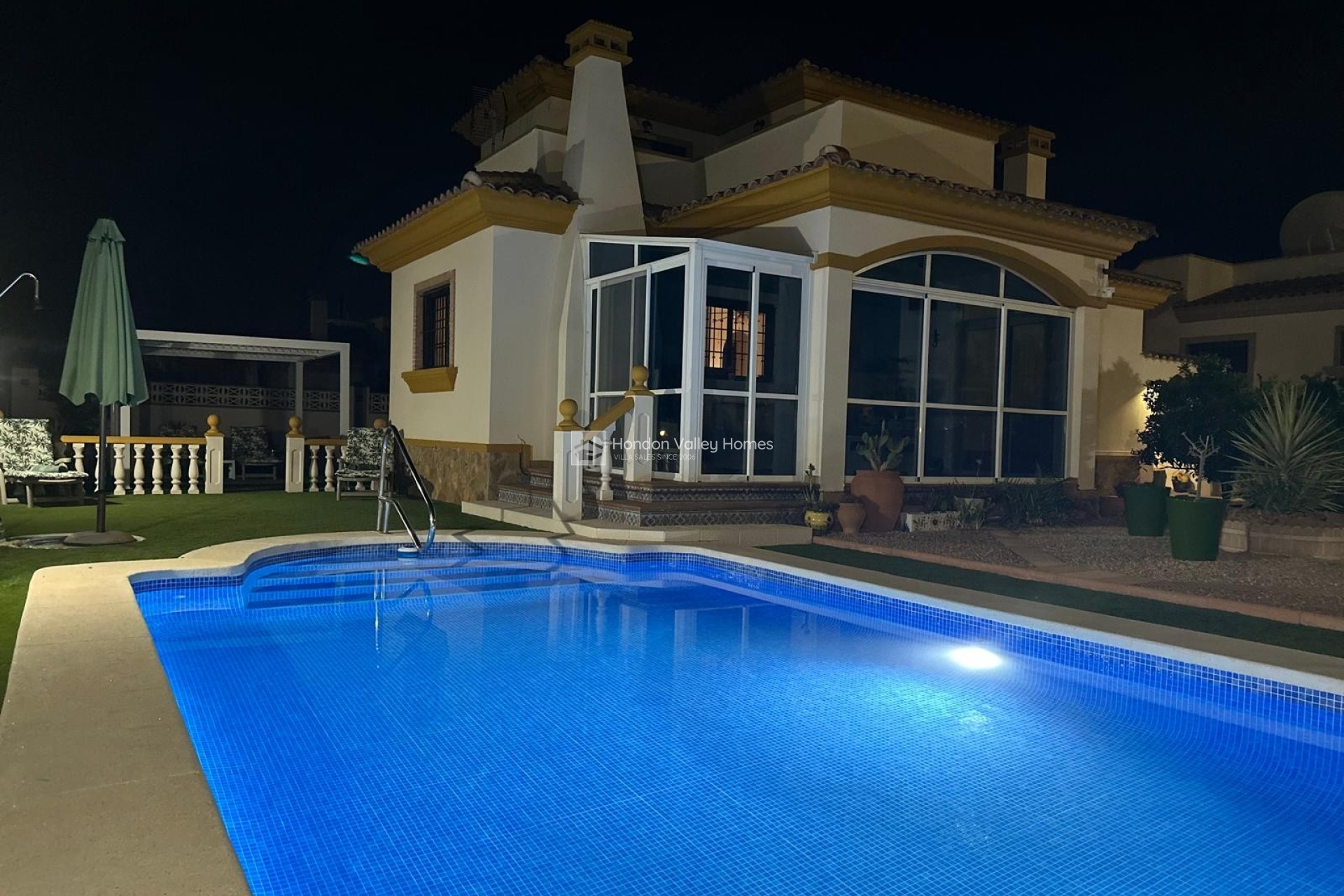 Herverkoop - Villa - Hondón de las Nieves