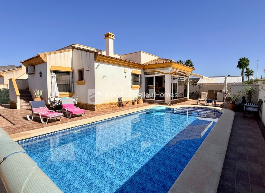 Herverkoop - Villa - Hondón de las Nieves