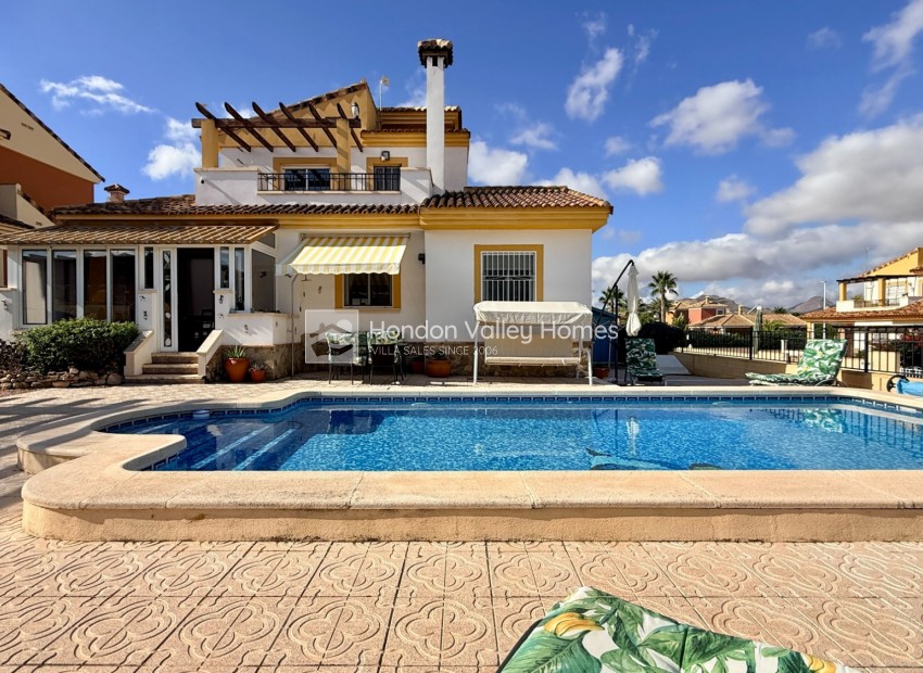 Herverkoop - Villa - Hondón de las Nieves