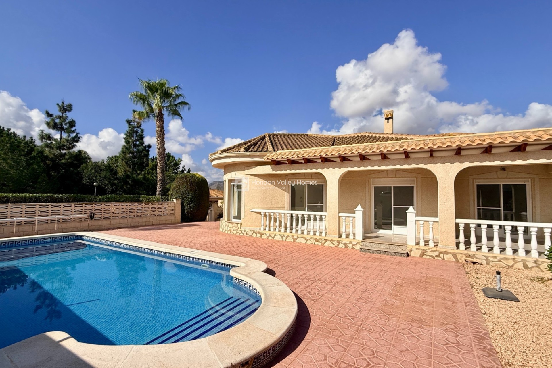 Herverkoop - Villa - Hondón de las Nieves