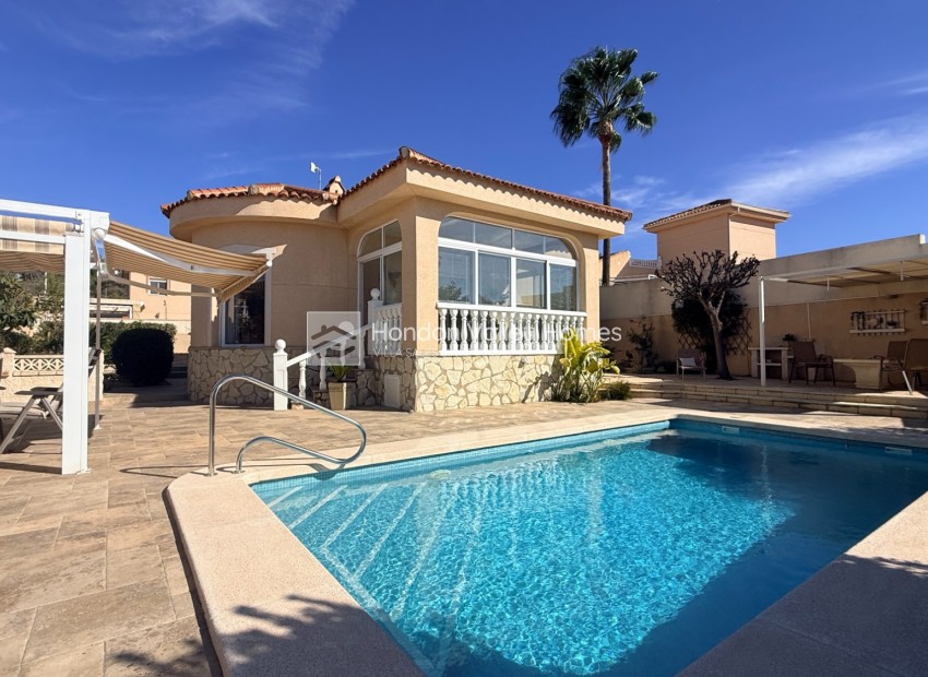 Herverkoop - Villa - Hondón de las Nieves