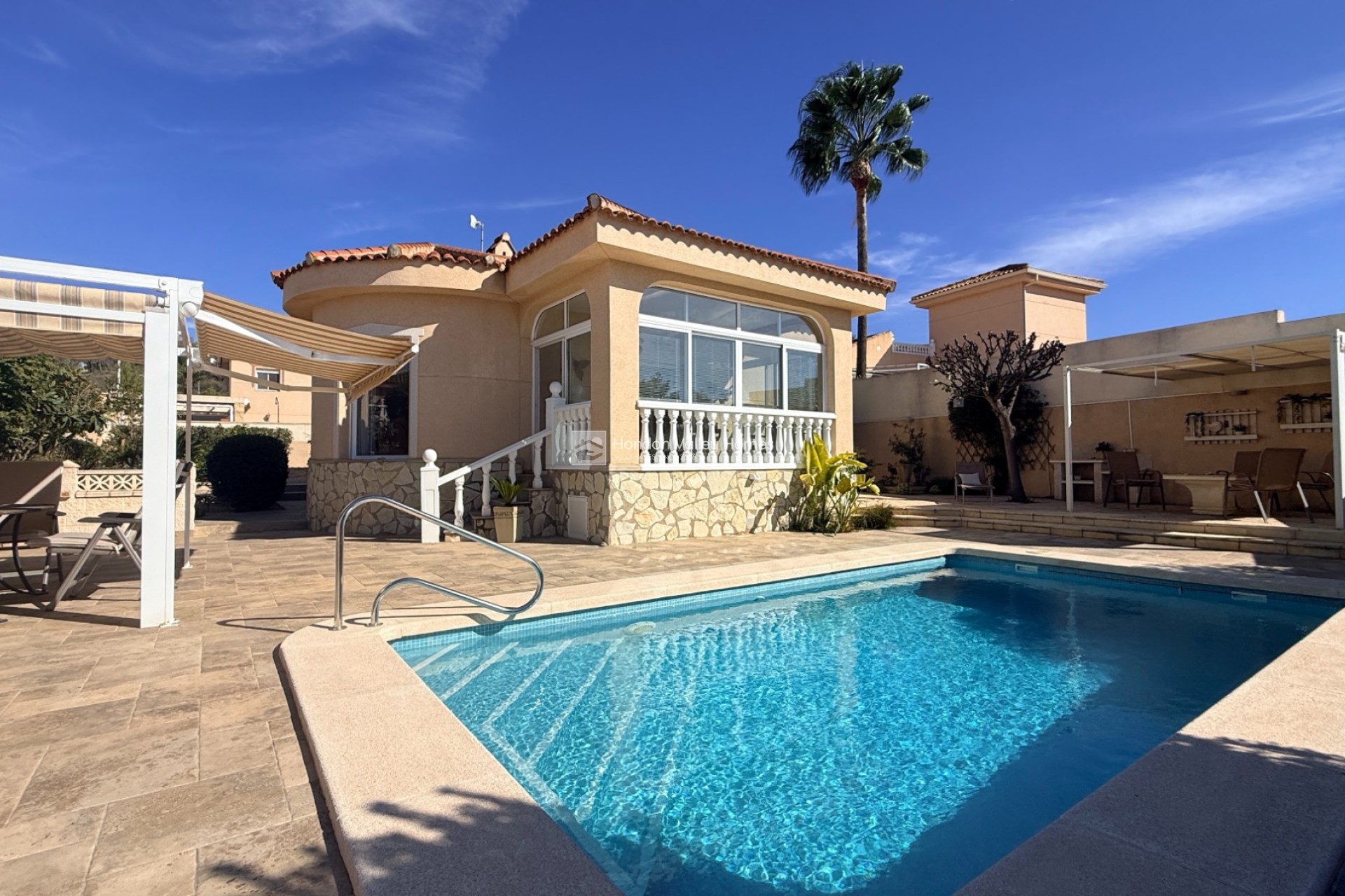 Herverkoop - Villa - Hondón de las Nieves