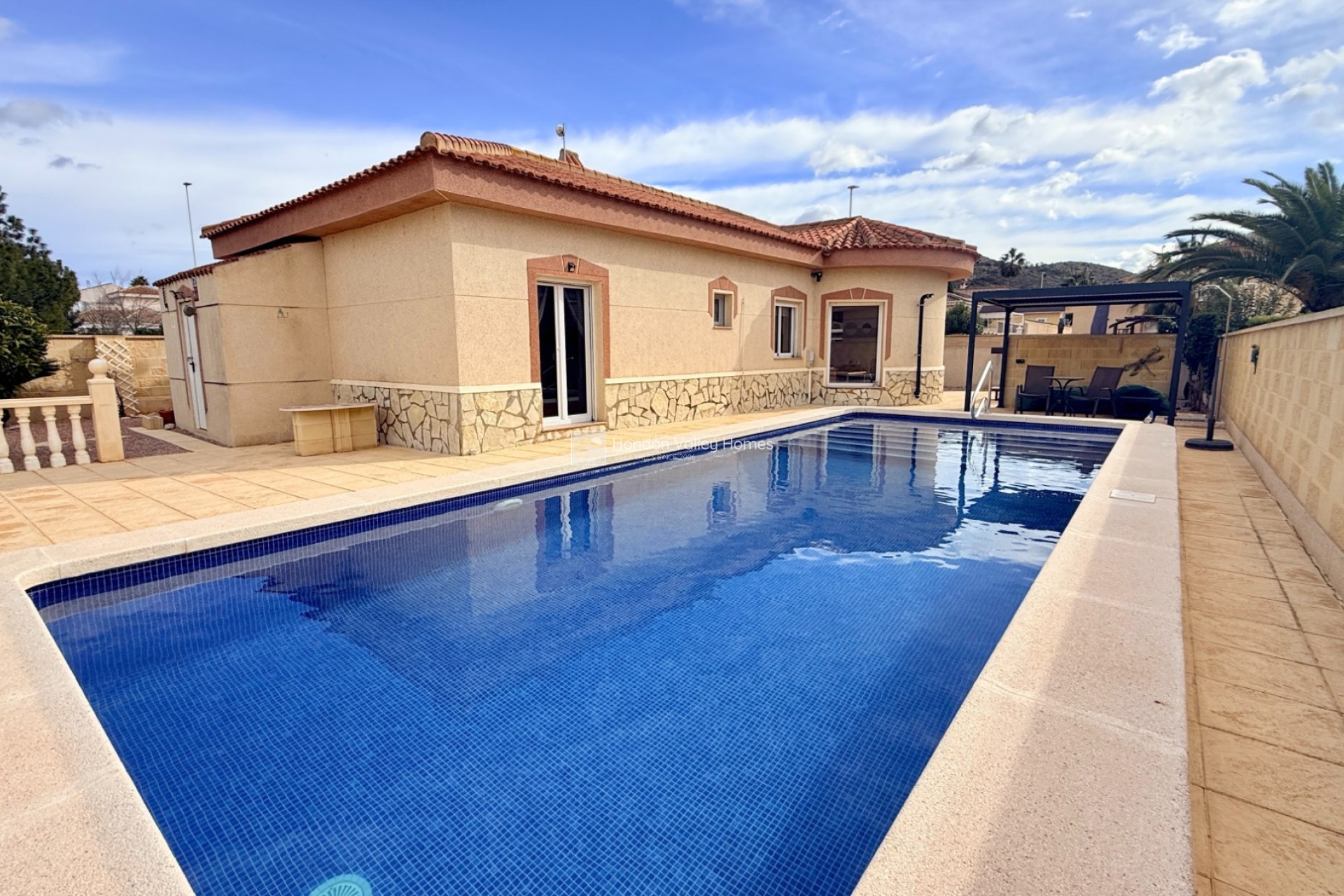 Herverkoop - Villa - Hondón de las Nieves