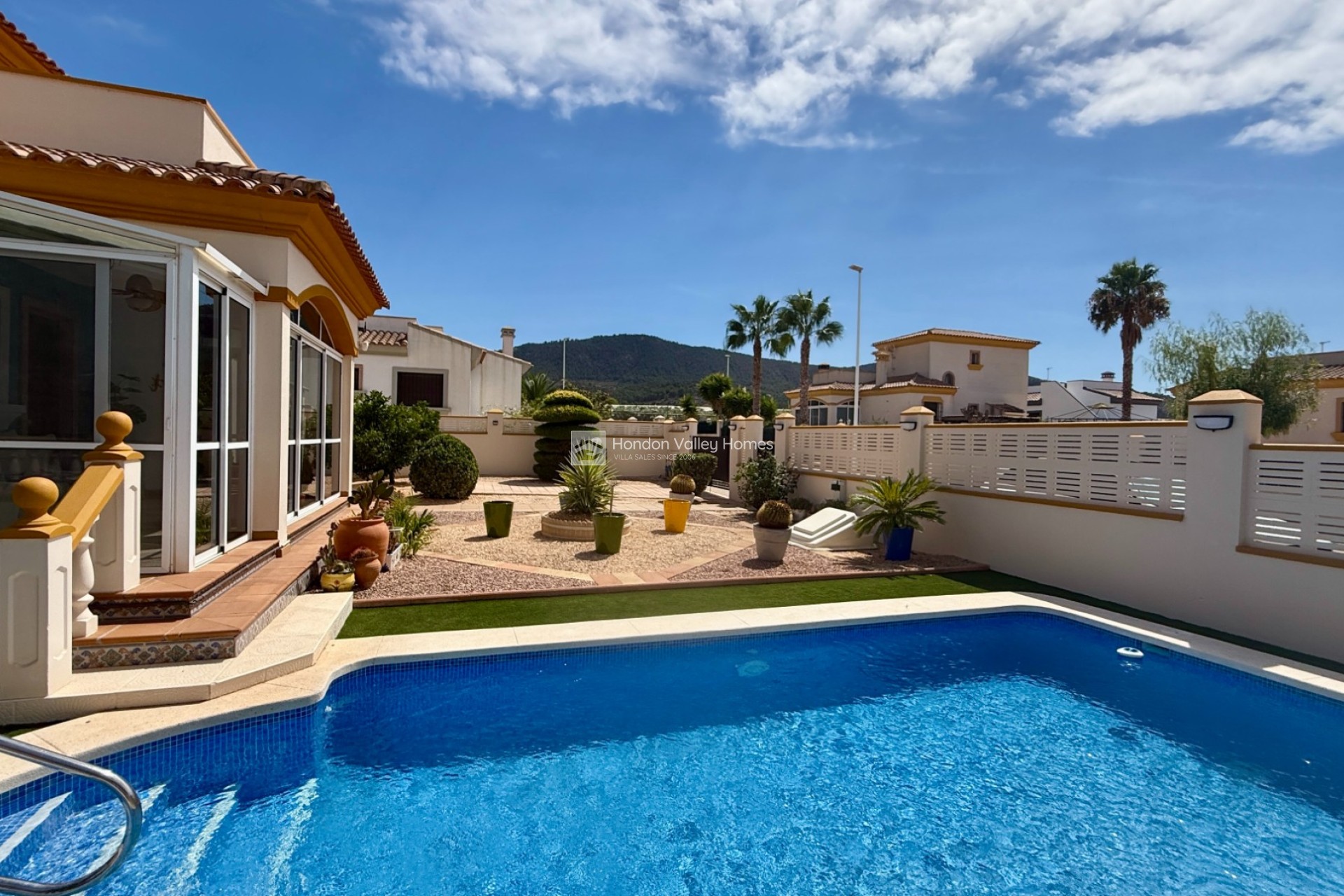 Herverkoop - Villa - Hondón de las Nieves