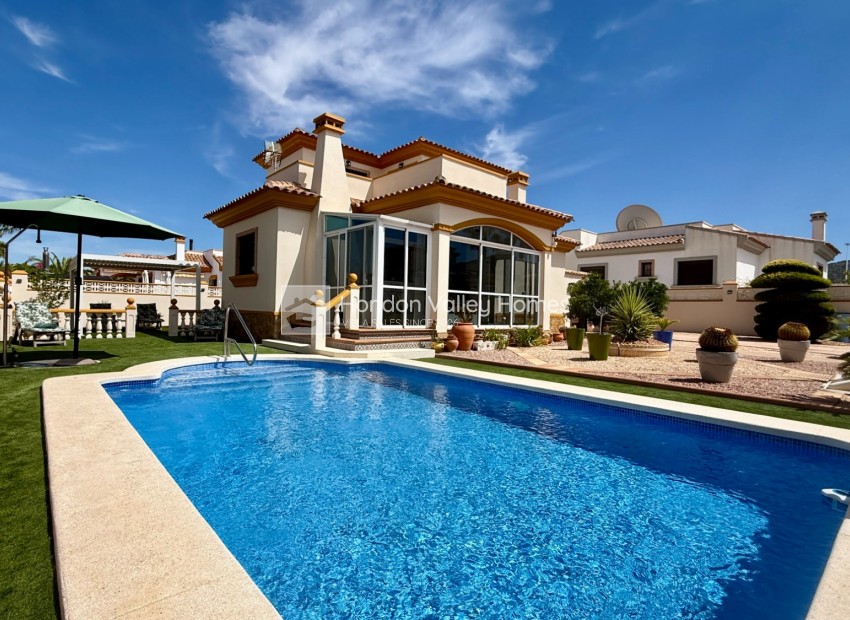 Herverkoop - Villa - Hondón de las Nieves