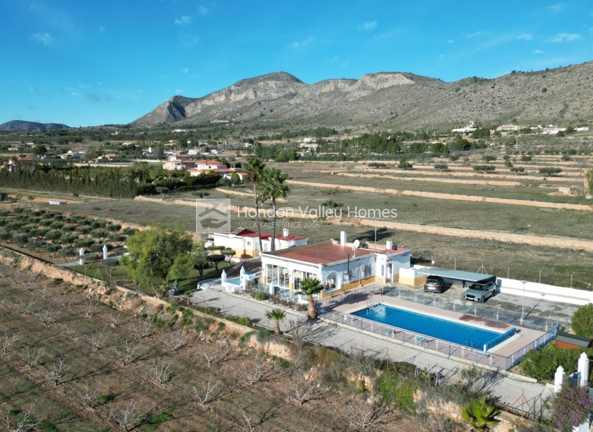 Herverkoop - Villa - Hondón de las Nieves