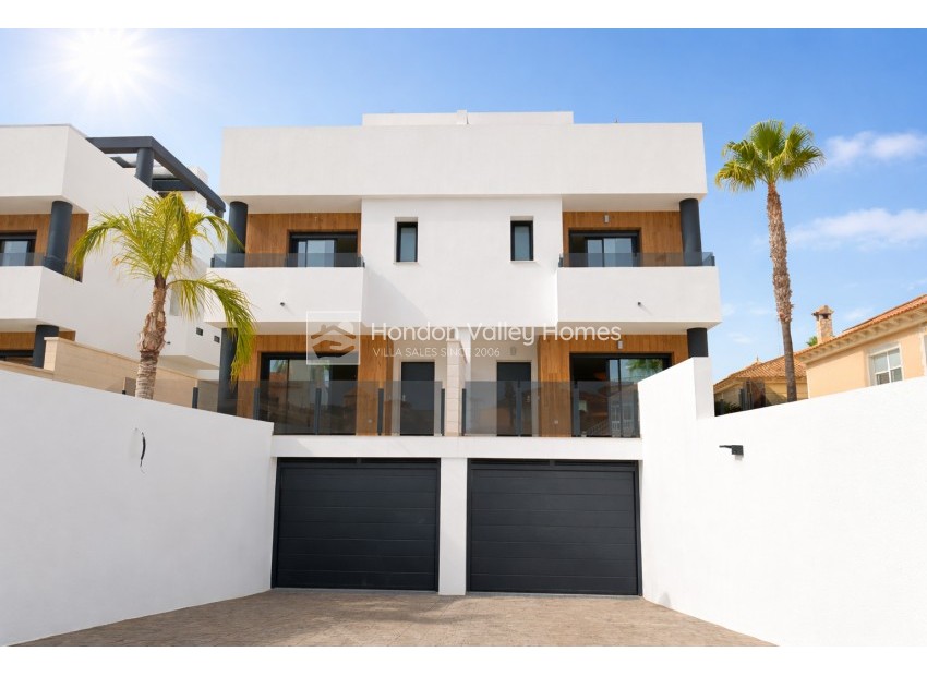 New Build / Off-Plan - Townhouse - Benferri