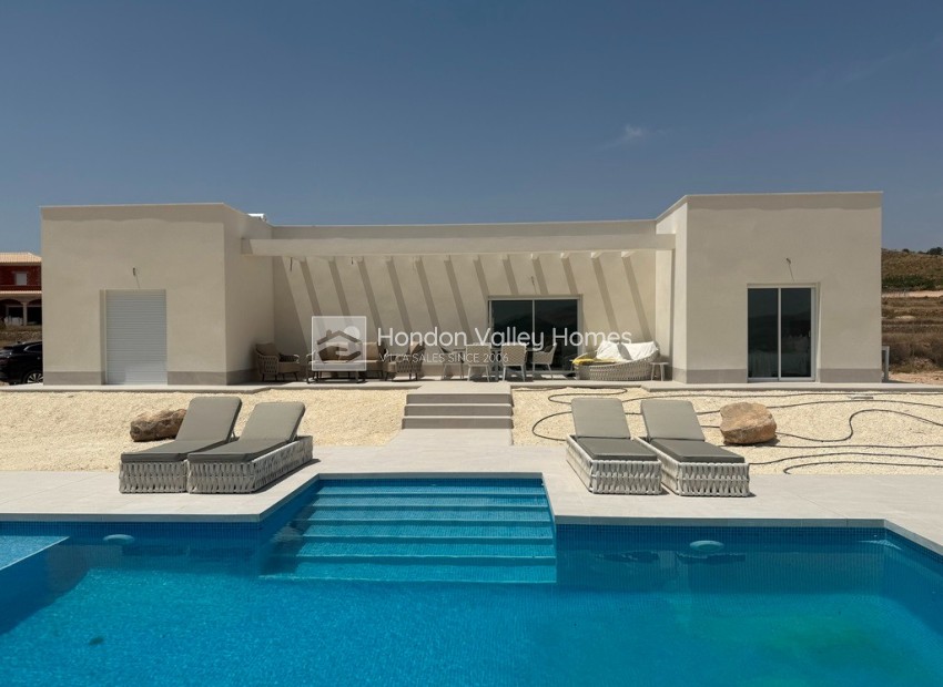 Obra Nueva / En Proyecto - Villa - Detached - Pinoso