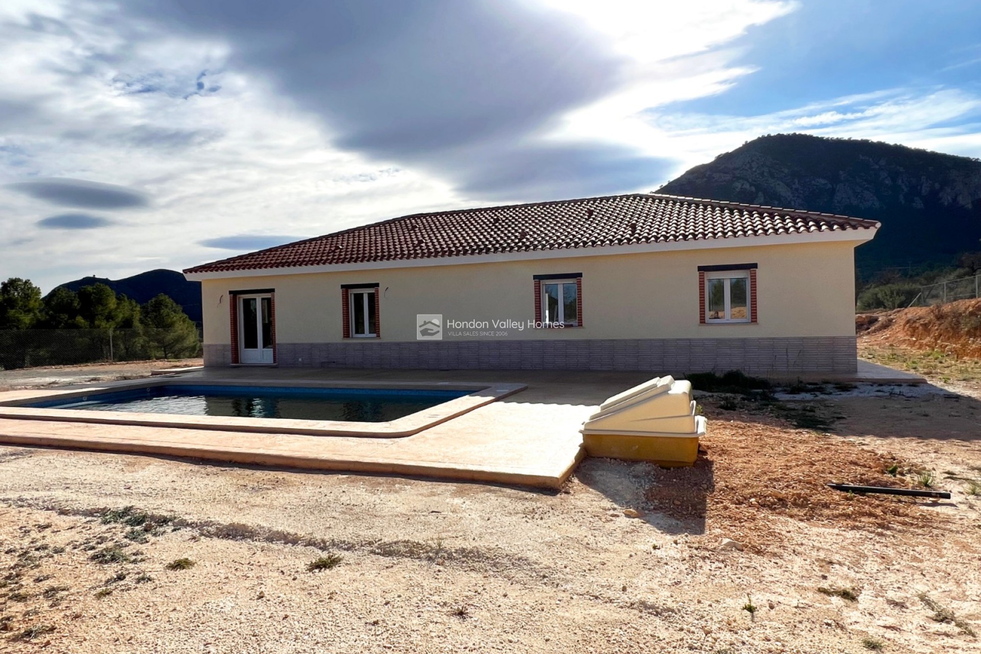 Obra Nueva / En Proyecto - Villa - Monovar