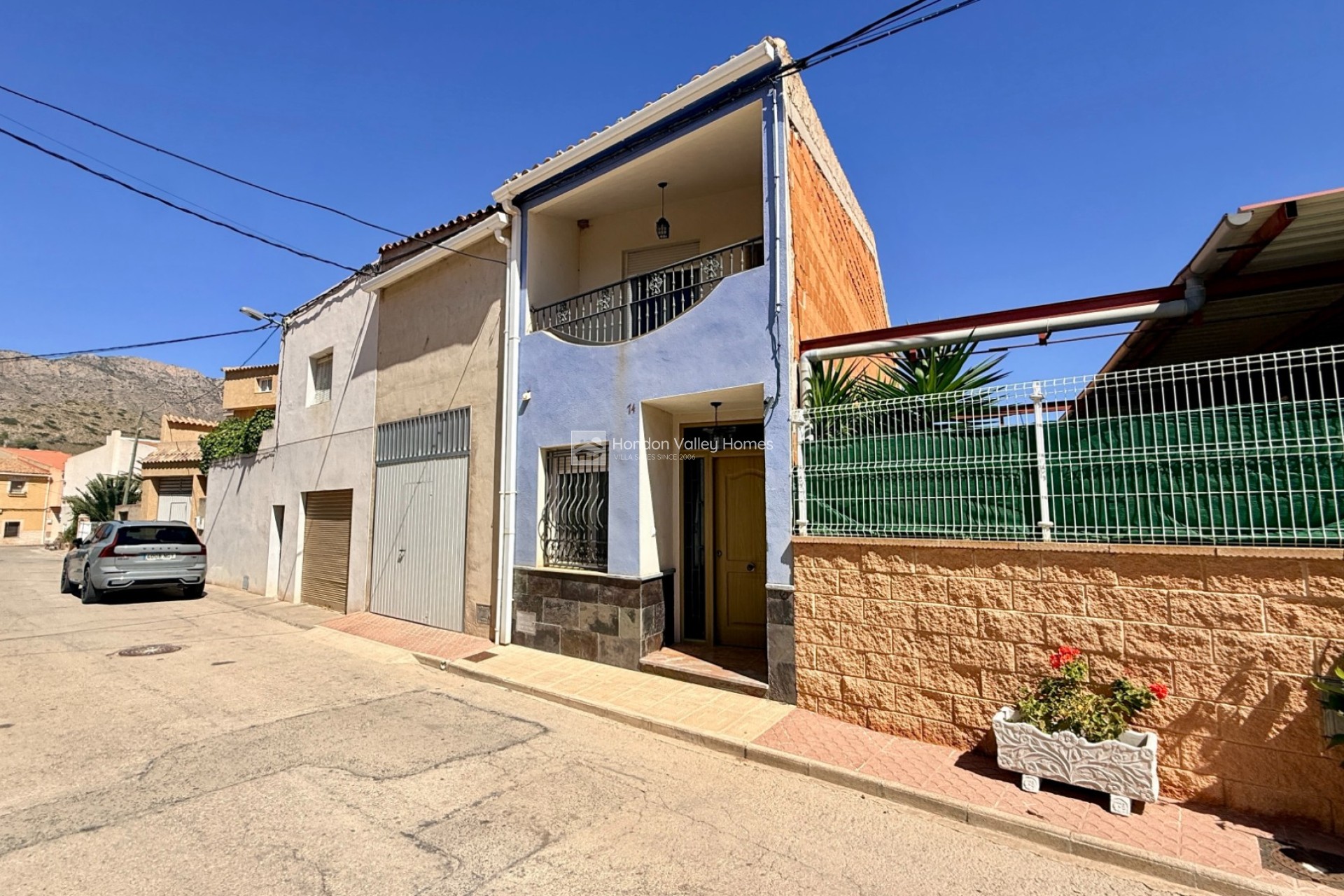 Resale - 2. Town house - El Canton