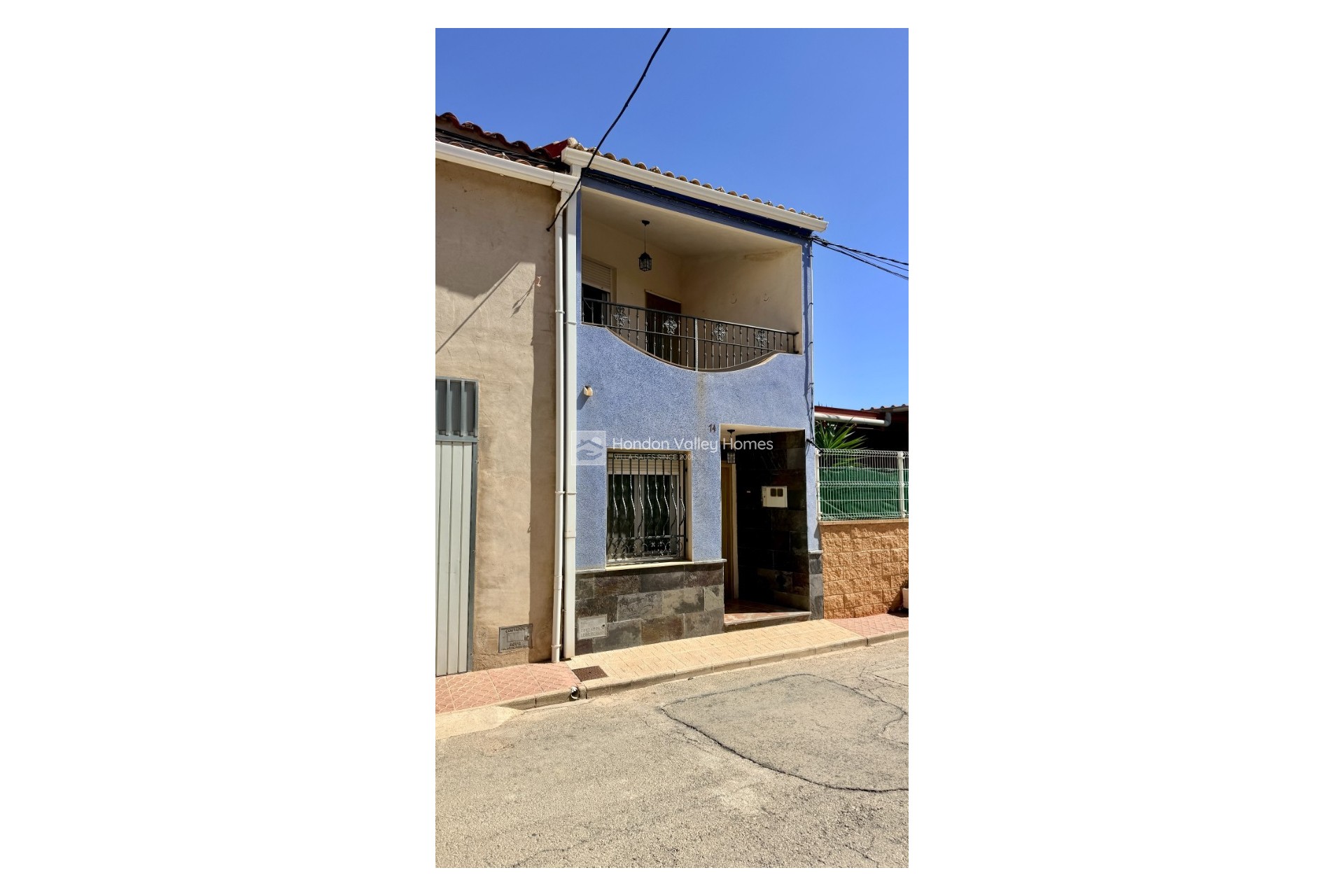 Resale - 2. Town house - El Canton