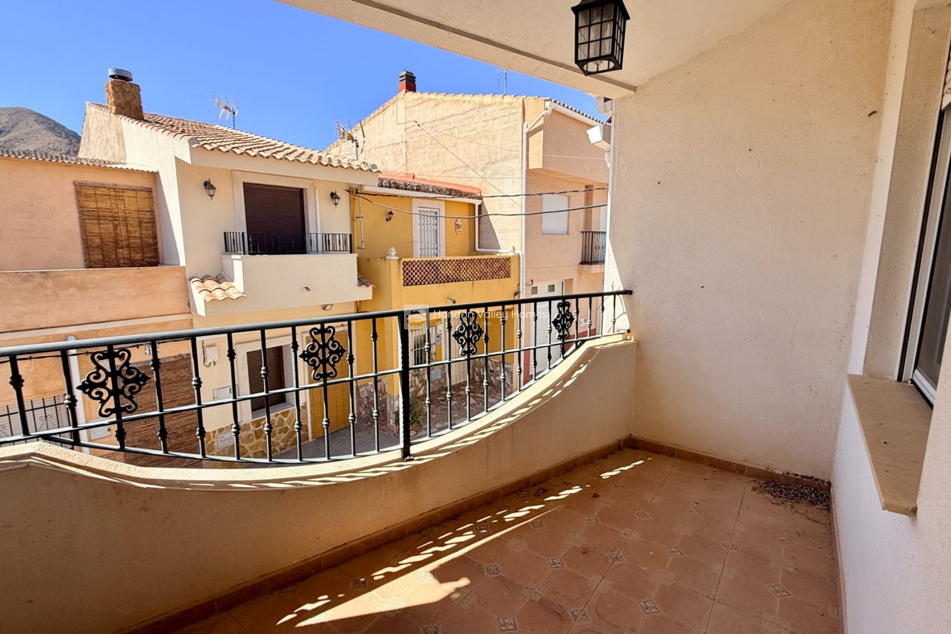 Resale - 2. Town house - El Canton