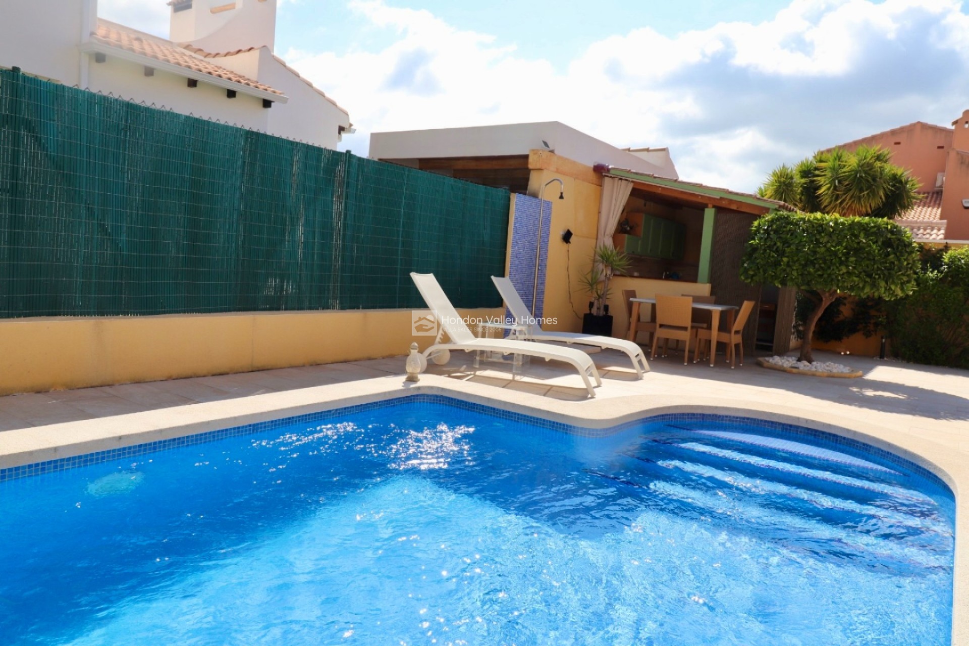 Resale - 4. House - Detached Villa - Fortuna