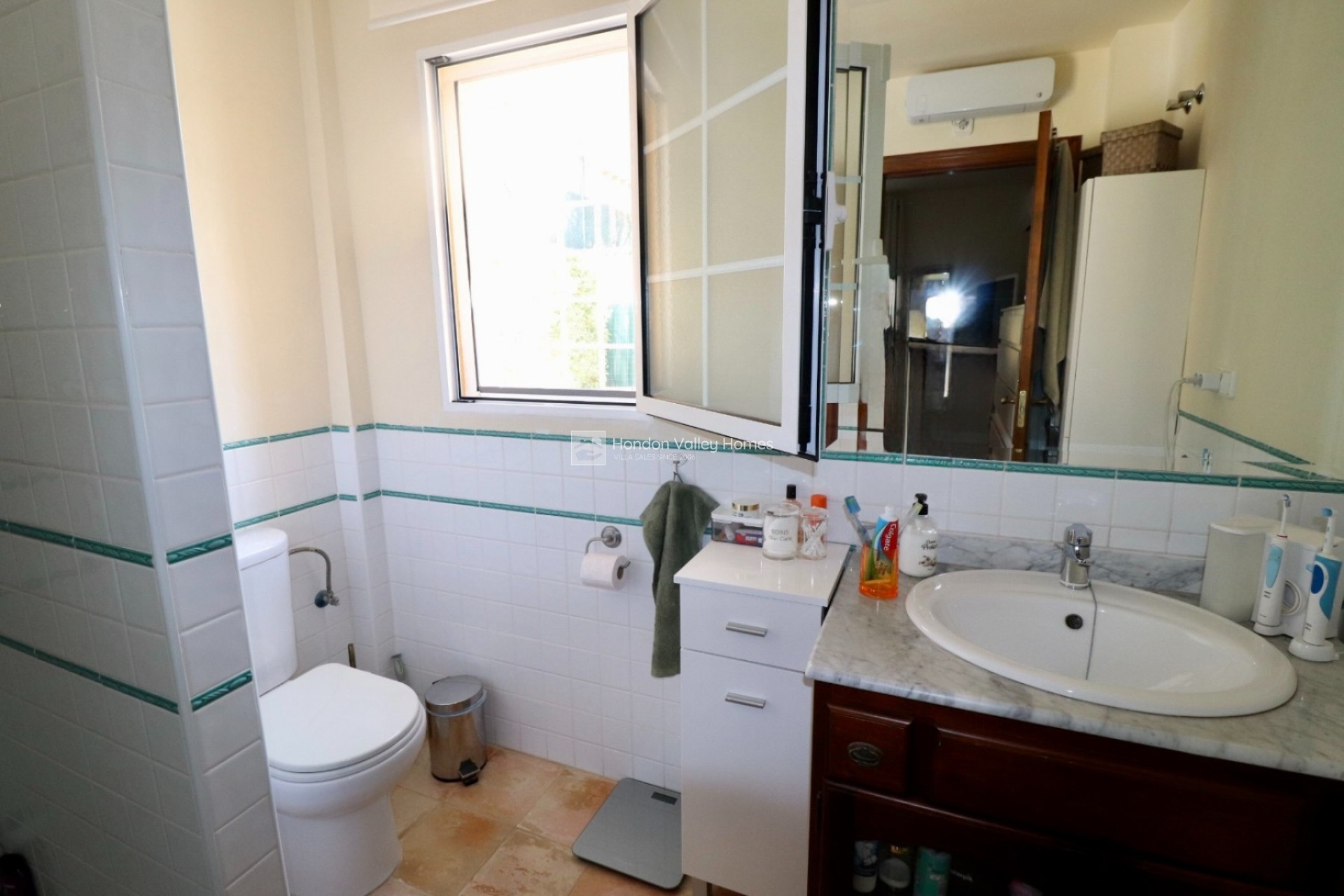 Resale - 4. House - Detached Villa - Fortuna