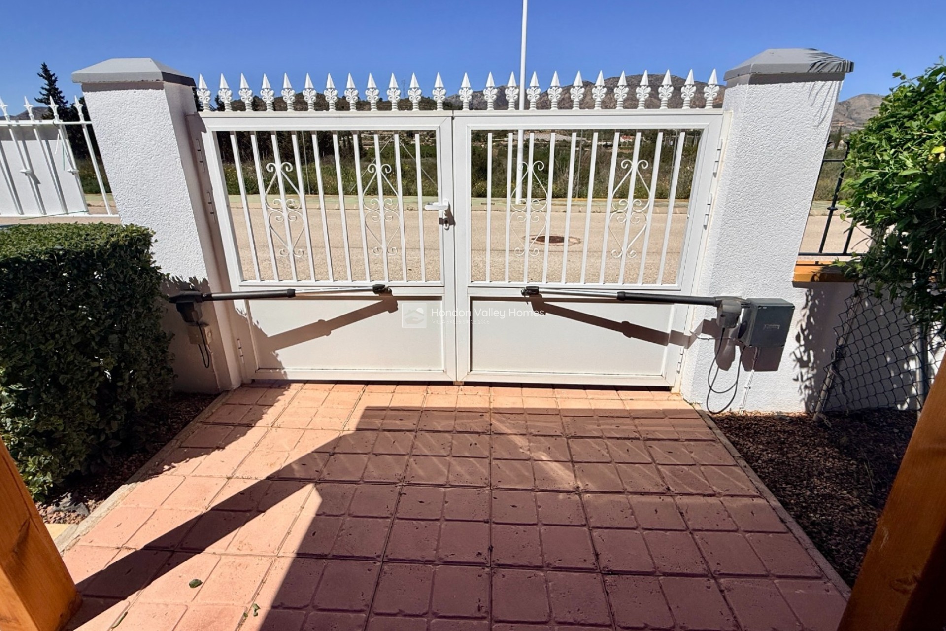 Resale - 4. House - Detached Villa - Hondón de las Nieves