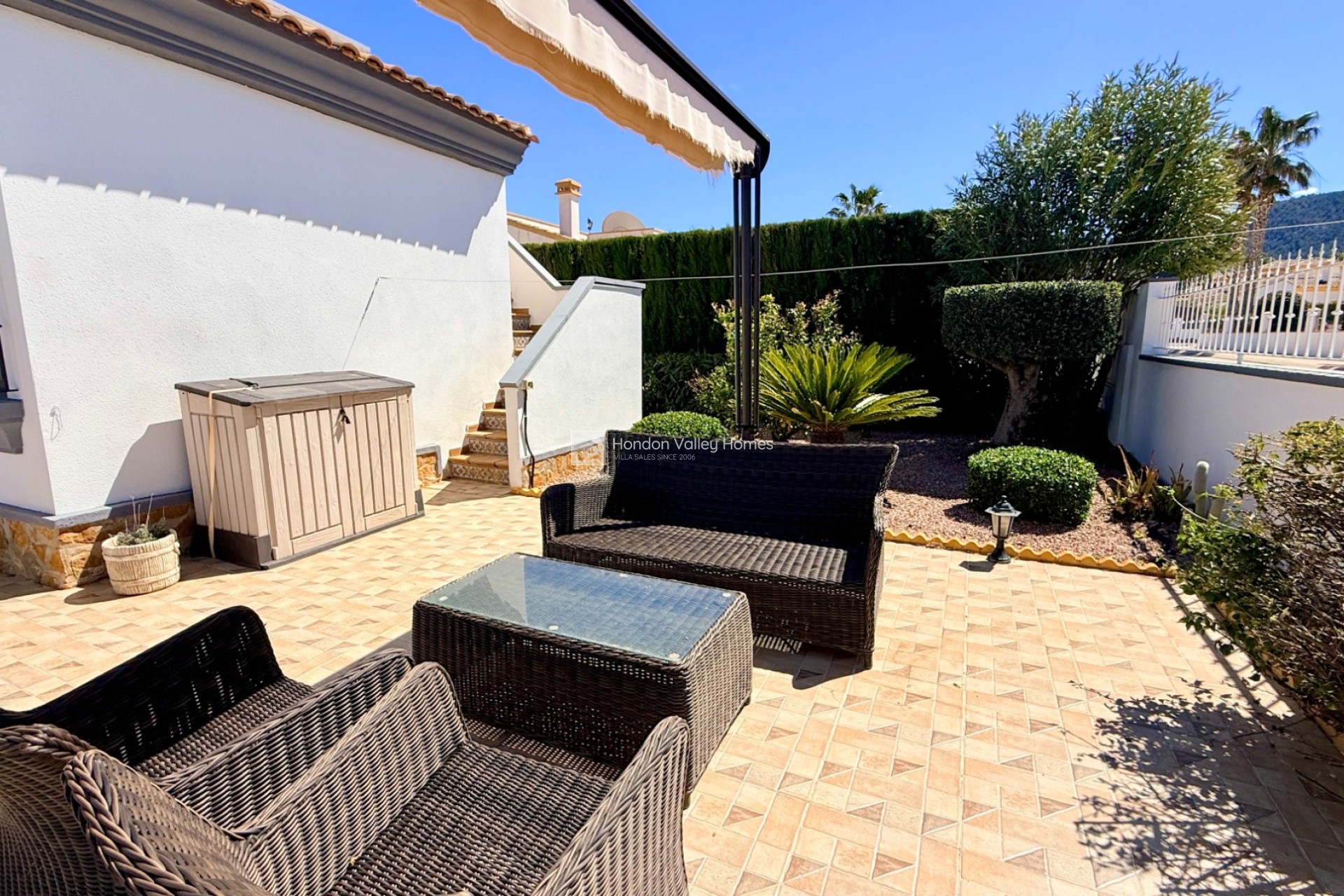 Resale - 4. House - Detached Villa - Hondón de las Nieves