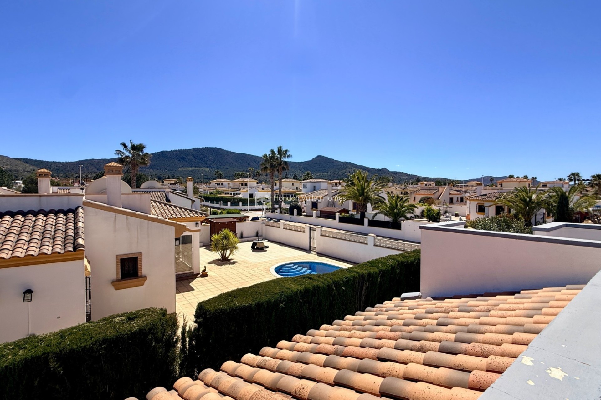 Resale - 4. House - Detached Villa - Hondón de las Nieves