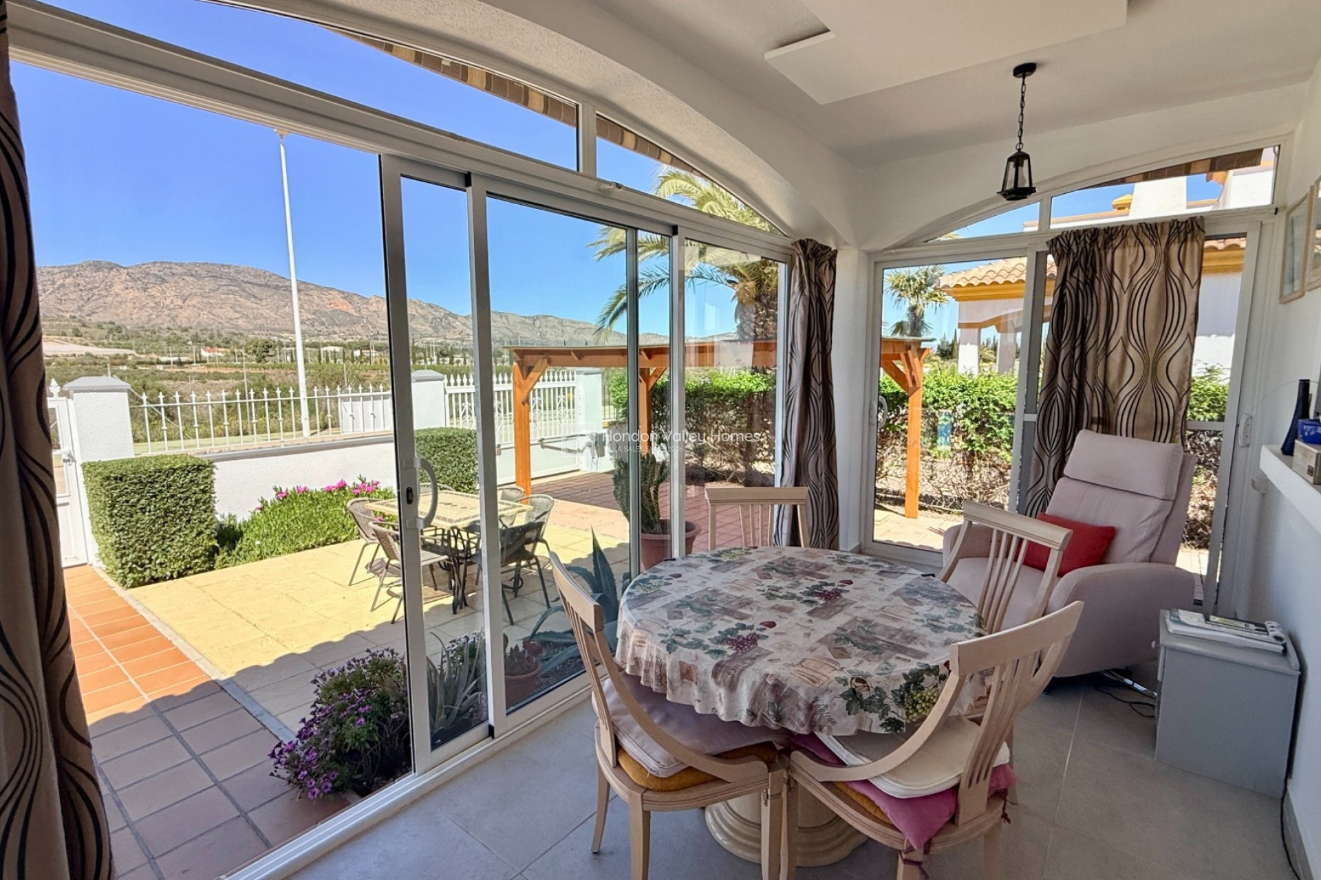 Resale - 4. House - Detached Villa - Hondón de las Nieves