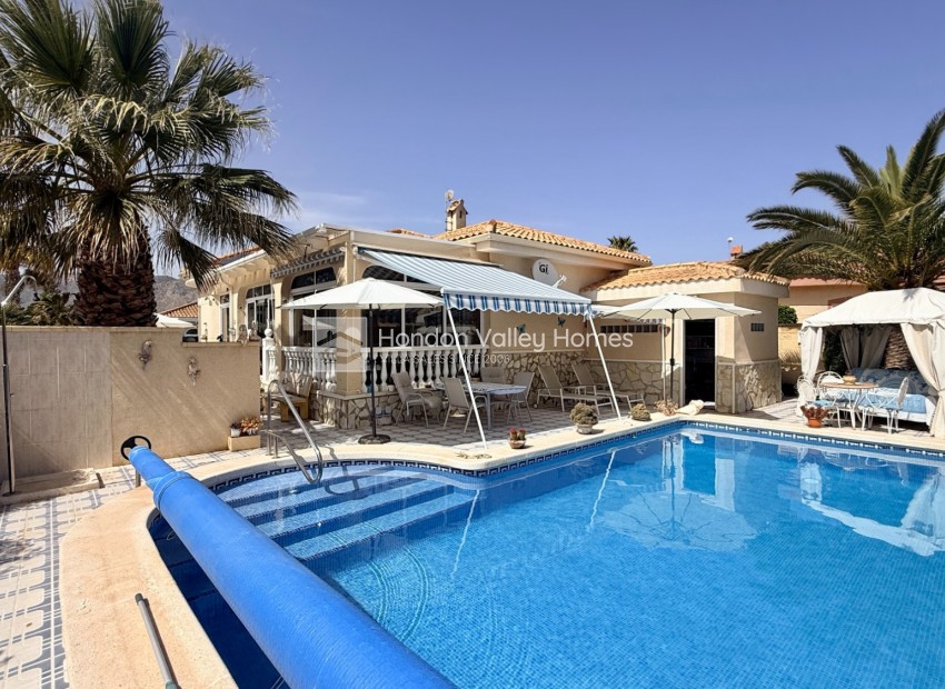 Resale - 4. House - Detached Villa - Hondón de las Nieves