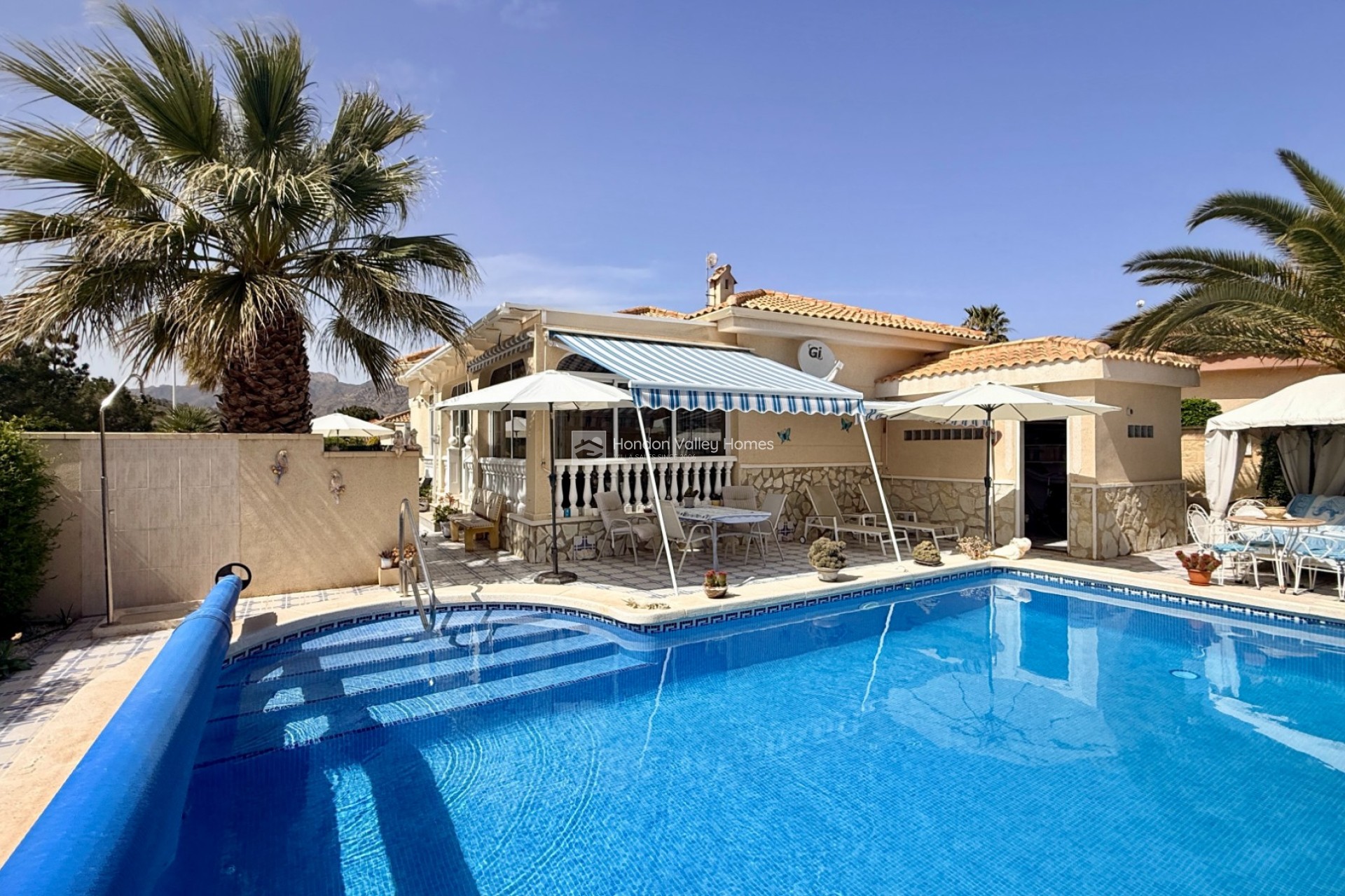 Resale - 4. House - Detached Villa - Hondón de las Nieves