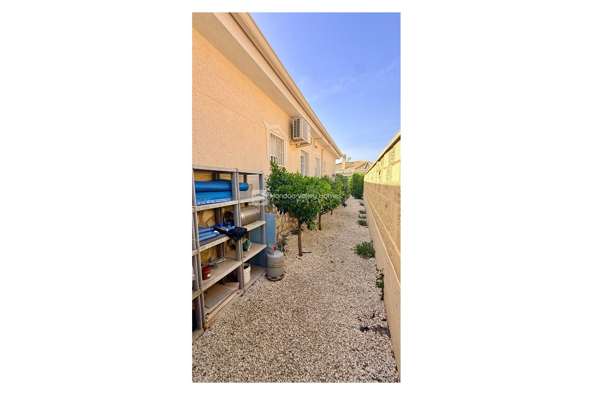 Resale - 4. House - Detached Villa - Hondón de las Nieves