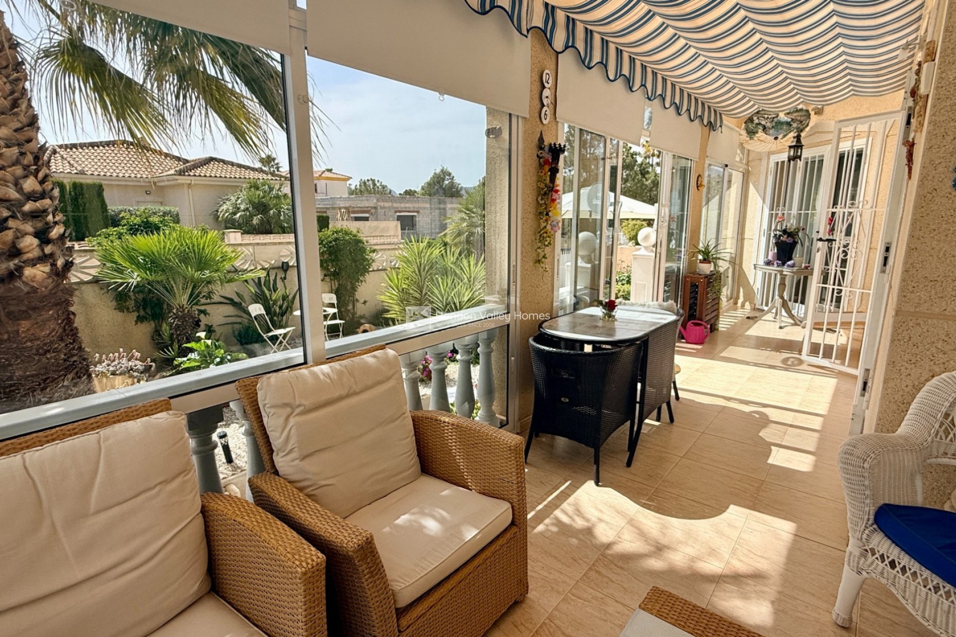 Resale - 4. House - Detached Villa - Hondón de las Nieves