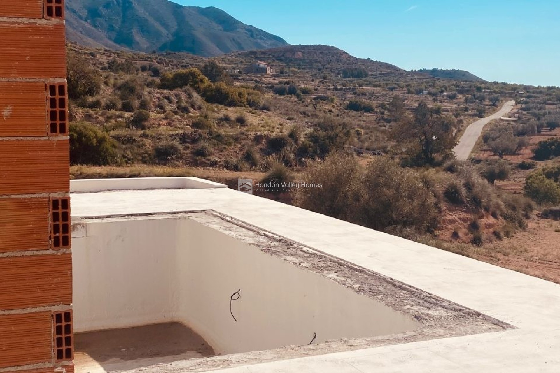 Resale - 4. House - Detached Villa - Hondón de las Nieves