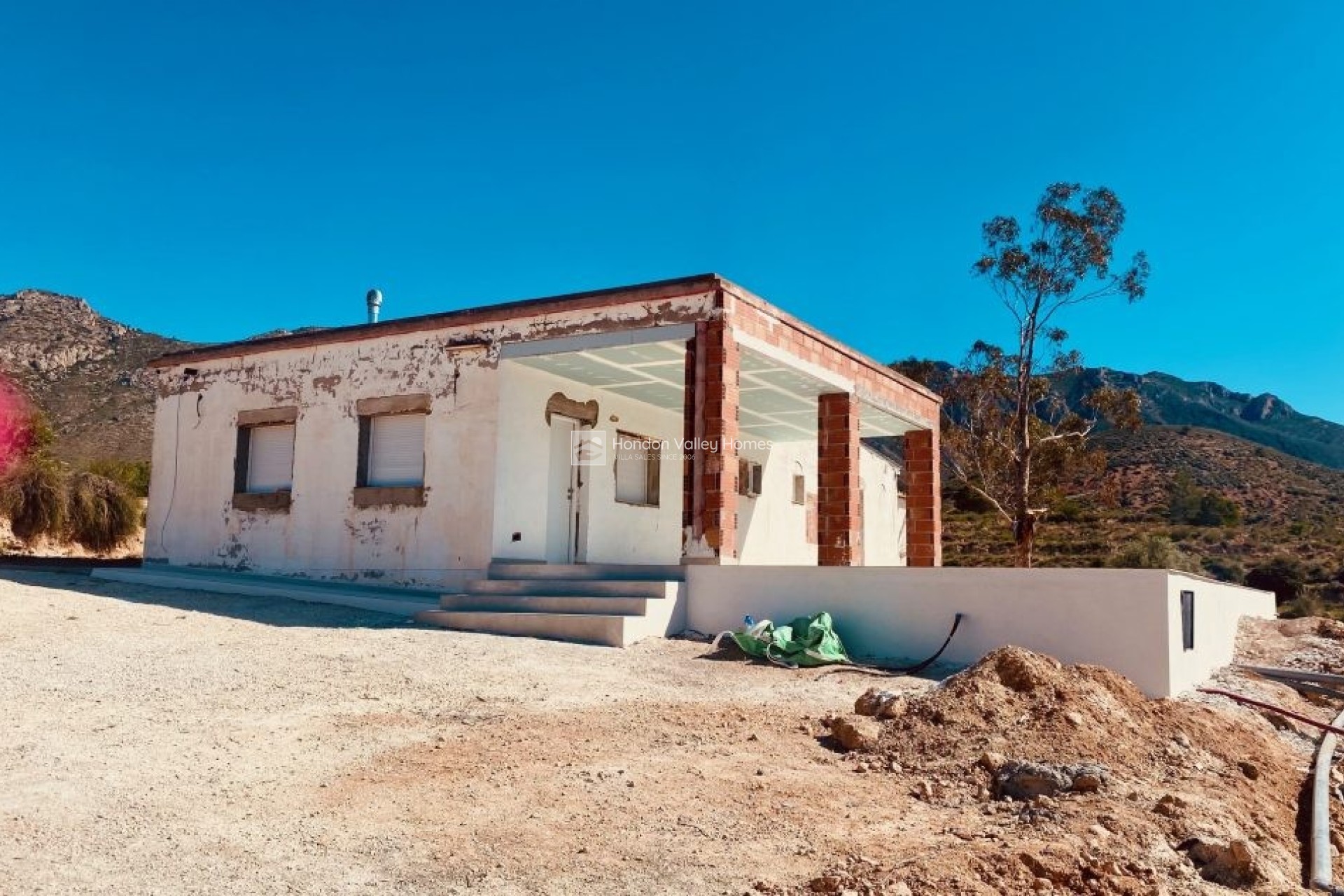 Resale - 4. House - Detached Villa - Hondón de las Nieves
