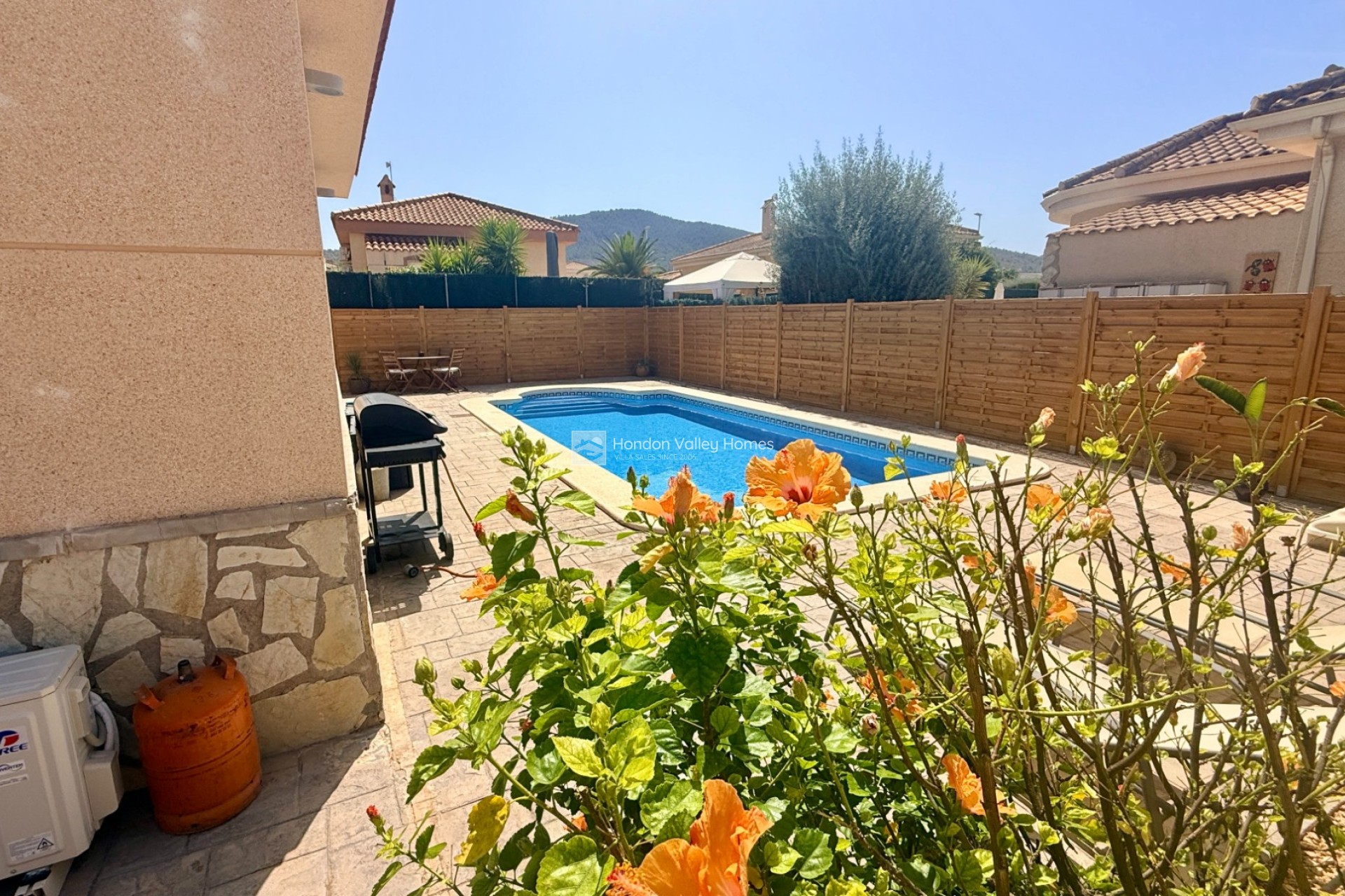 Resale - 4. House - Detached Villa - Hondón de las Nieves