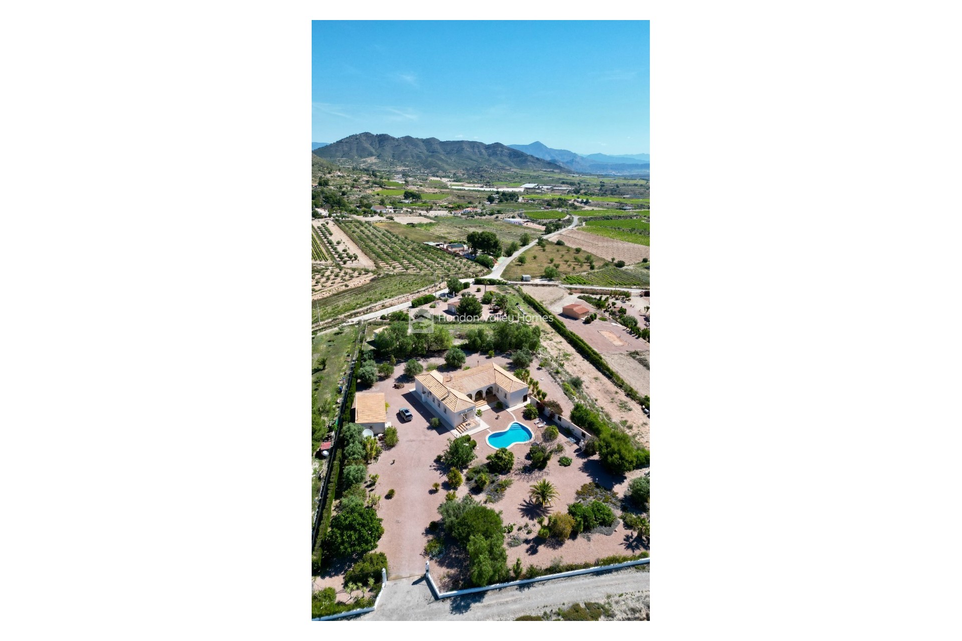 Resale - 5. Finca / Country Property - La Romana