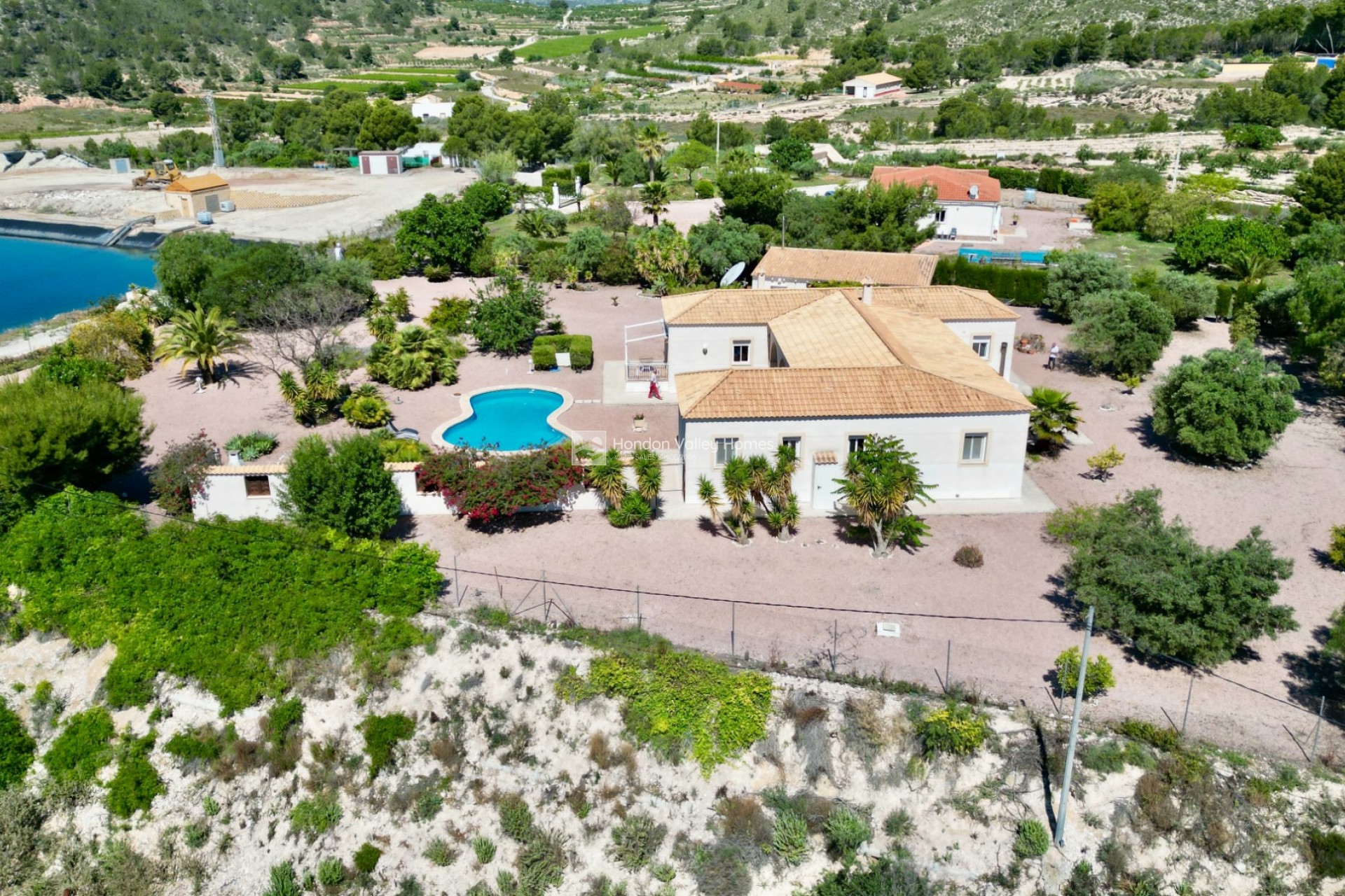 Resale - 5. Finca / Country Property - La Romana