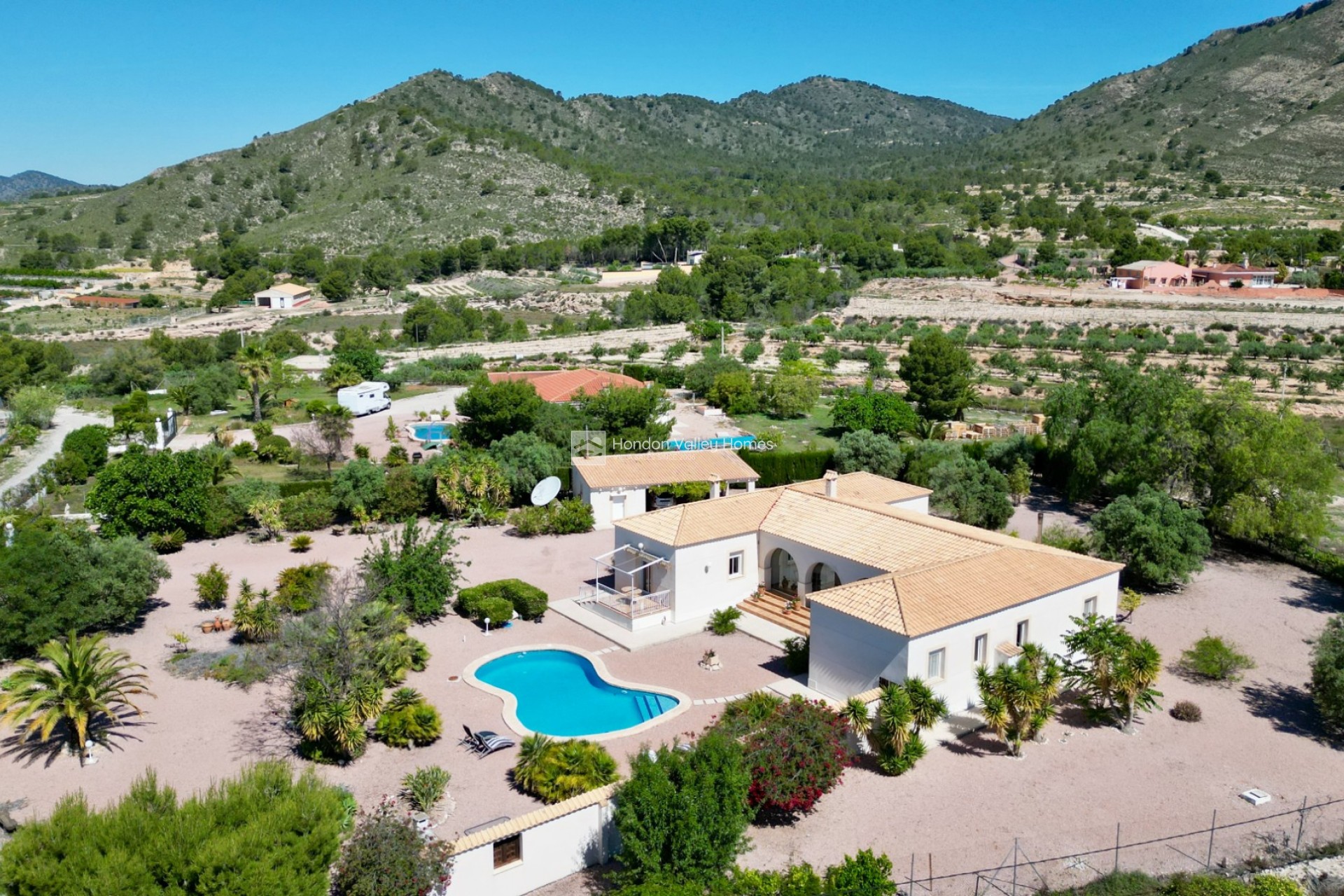 Resale - 5. Finca / Country Property - La Romana